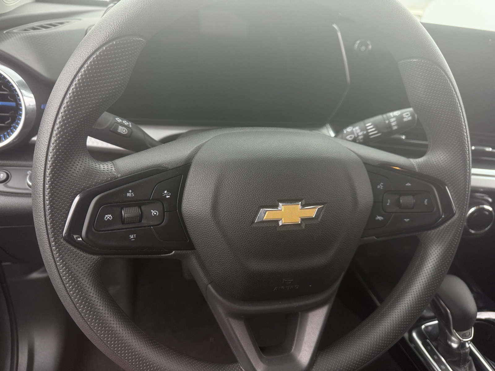 Thumbnail: 2025 Chevrolet Trax - 5