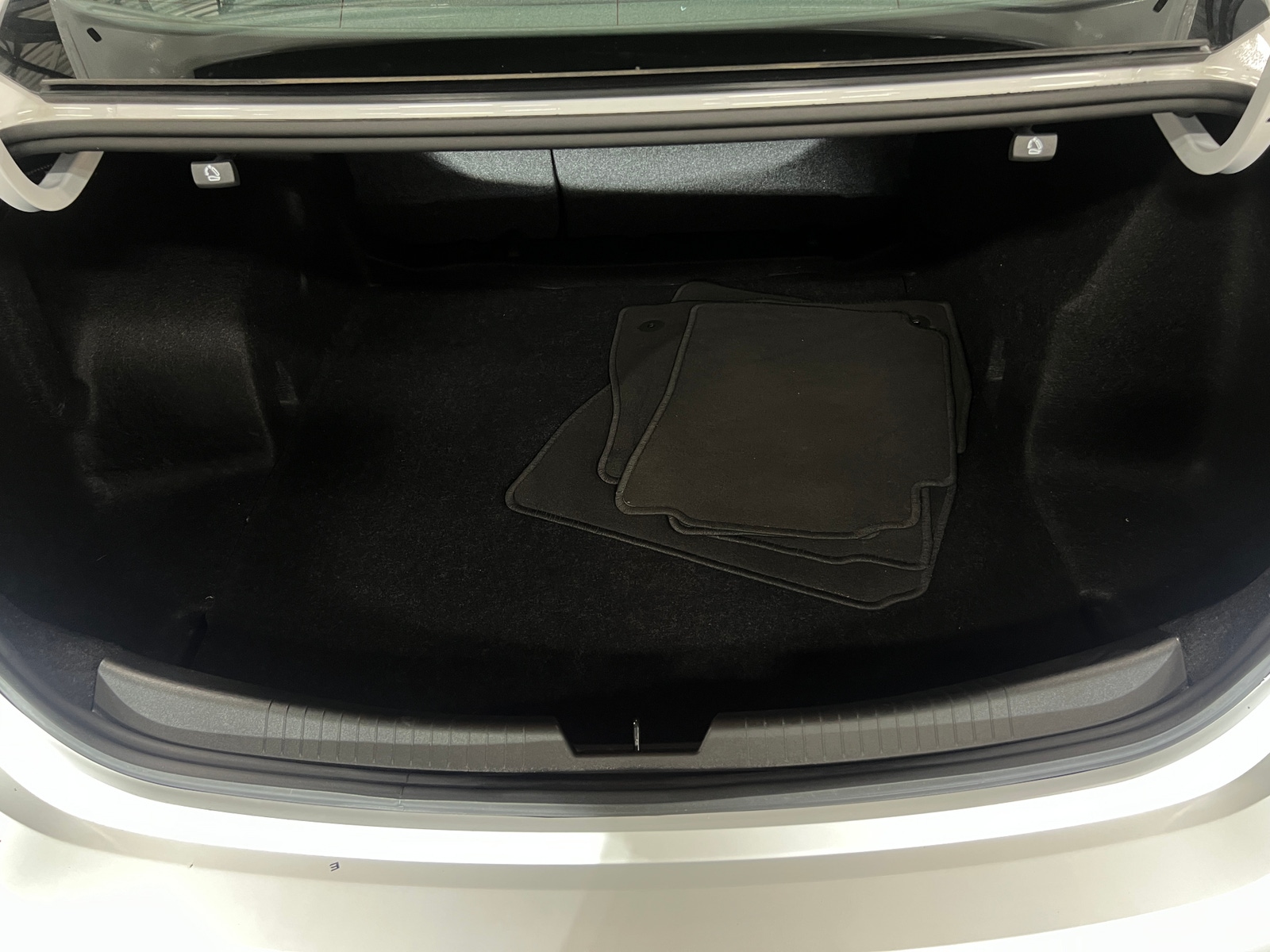 Thumbnail: 2024 Chevrolet Malibu - 7