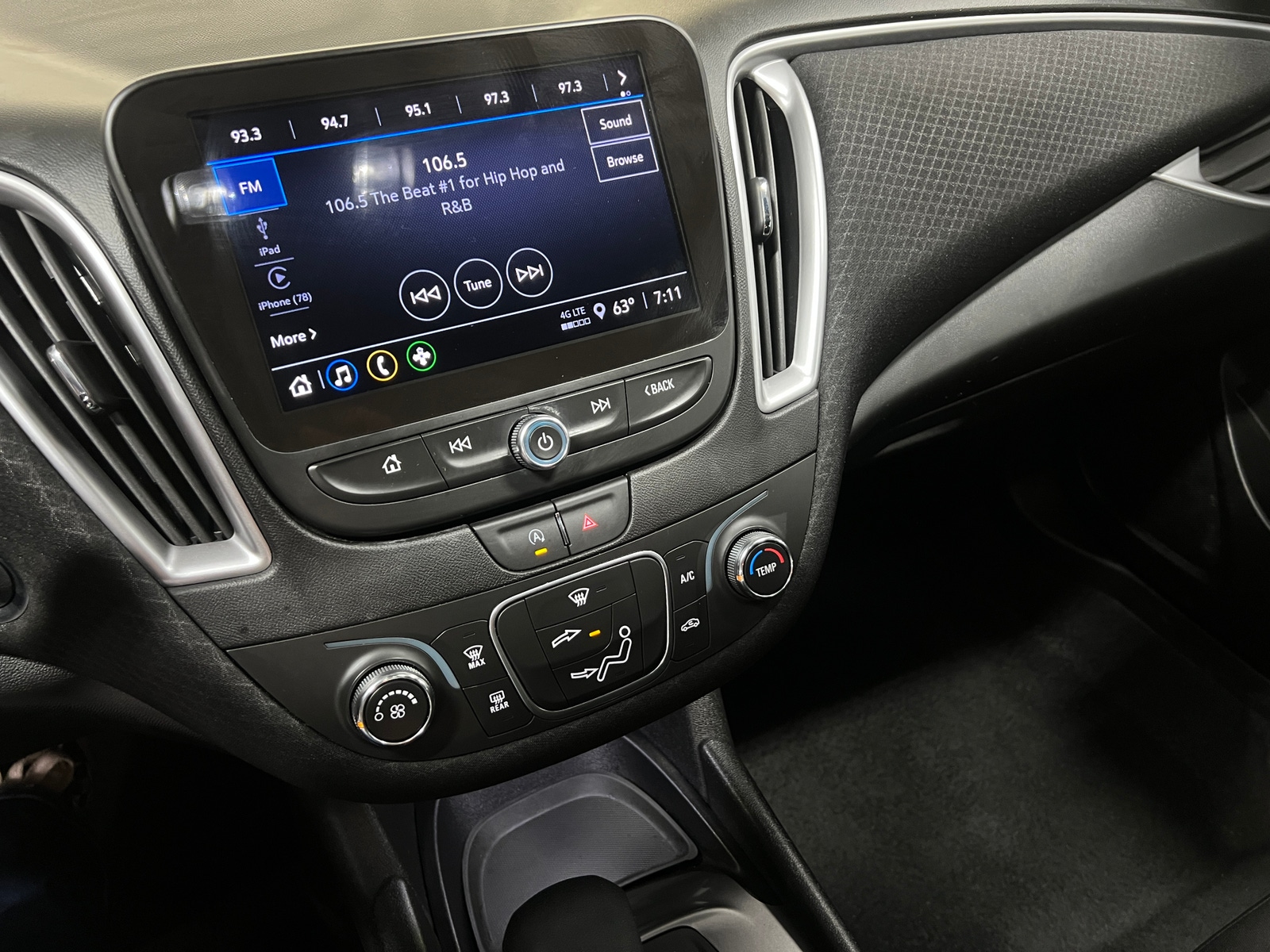 Thumbnail: 2024 Chevrolet Malibu - 4