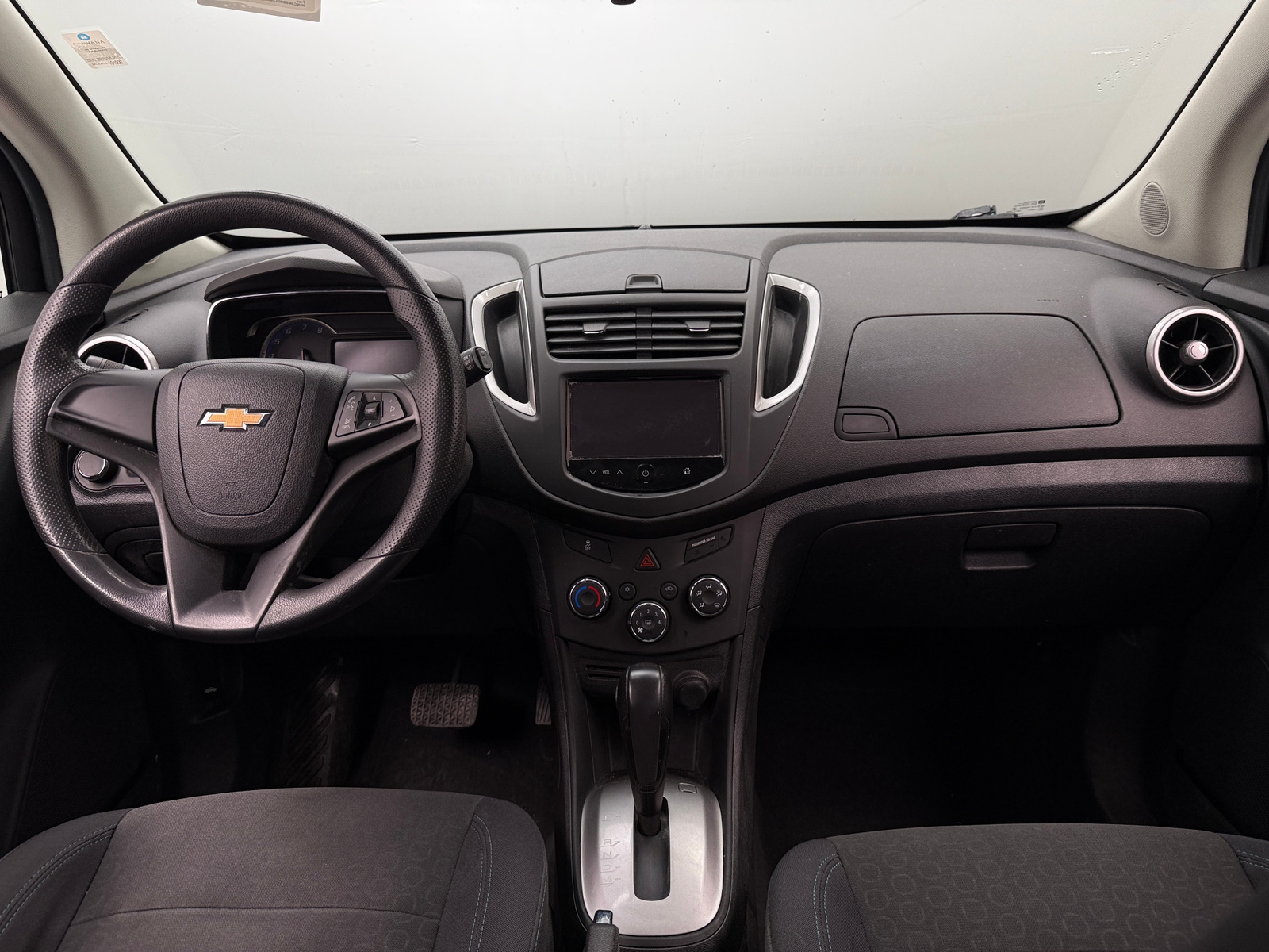Thumbnail: 2016 Chevrolet Trax - 3