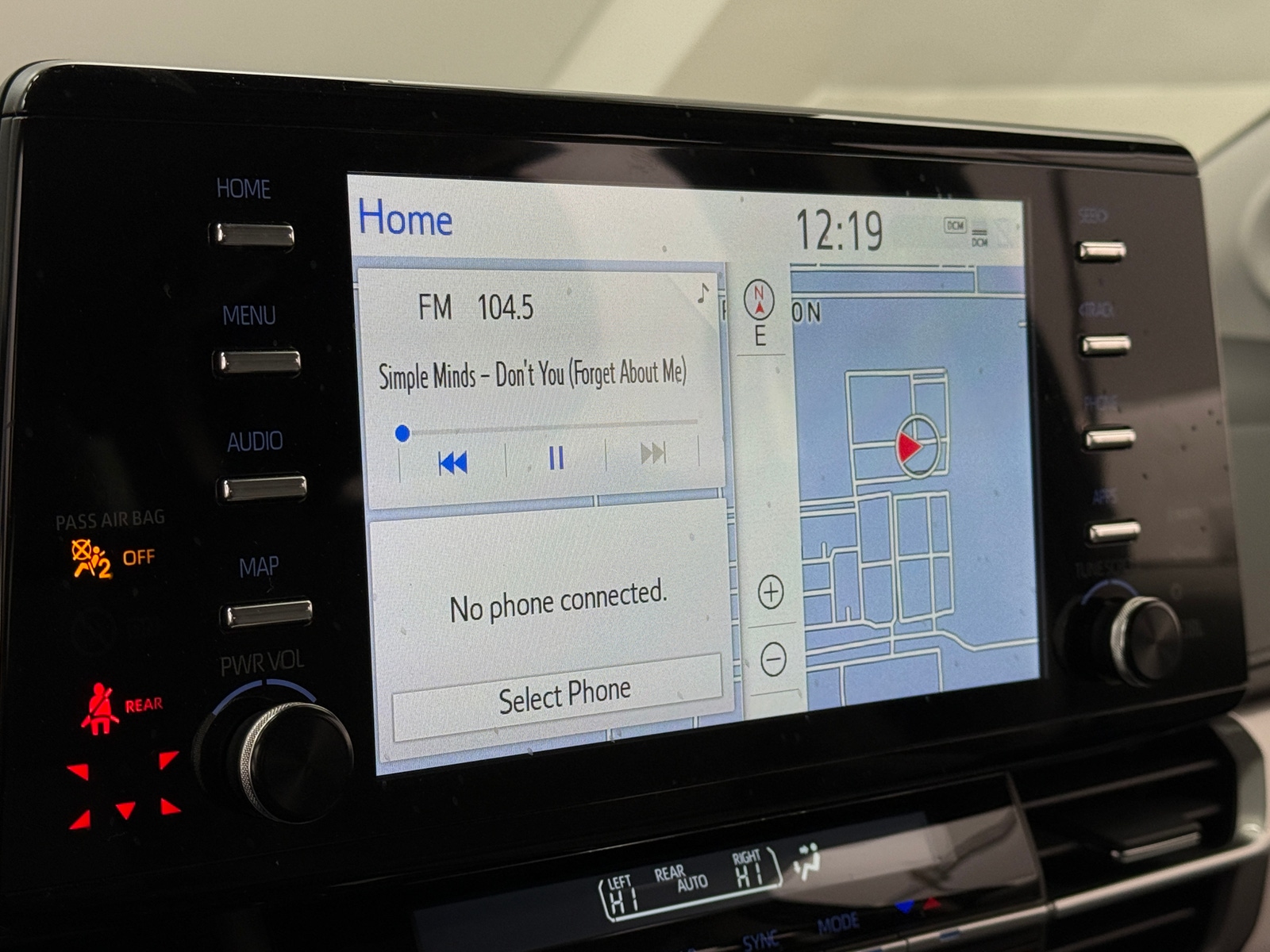 Thumbnail: 2024 Toyota Sienna - 3