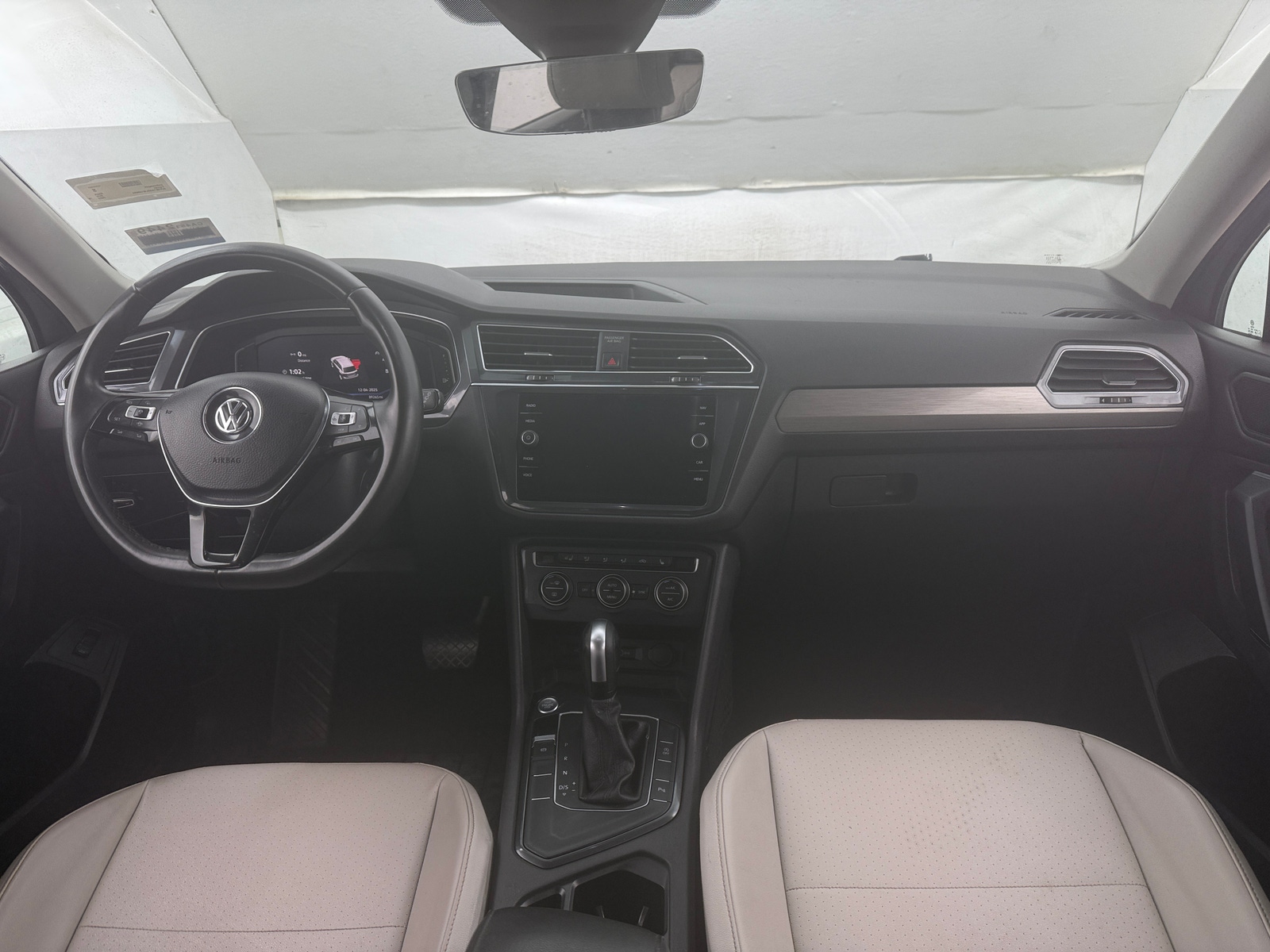 Thumbnail: 2020 Volkswagen Tiguan - 2