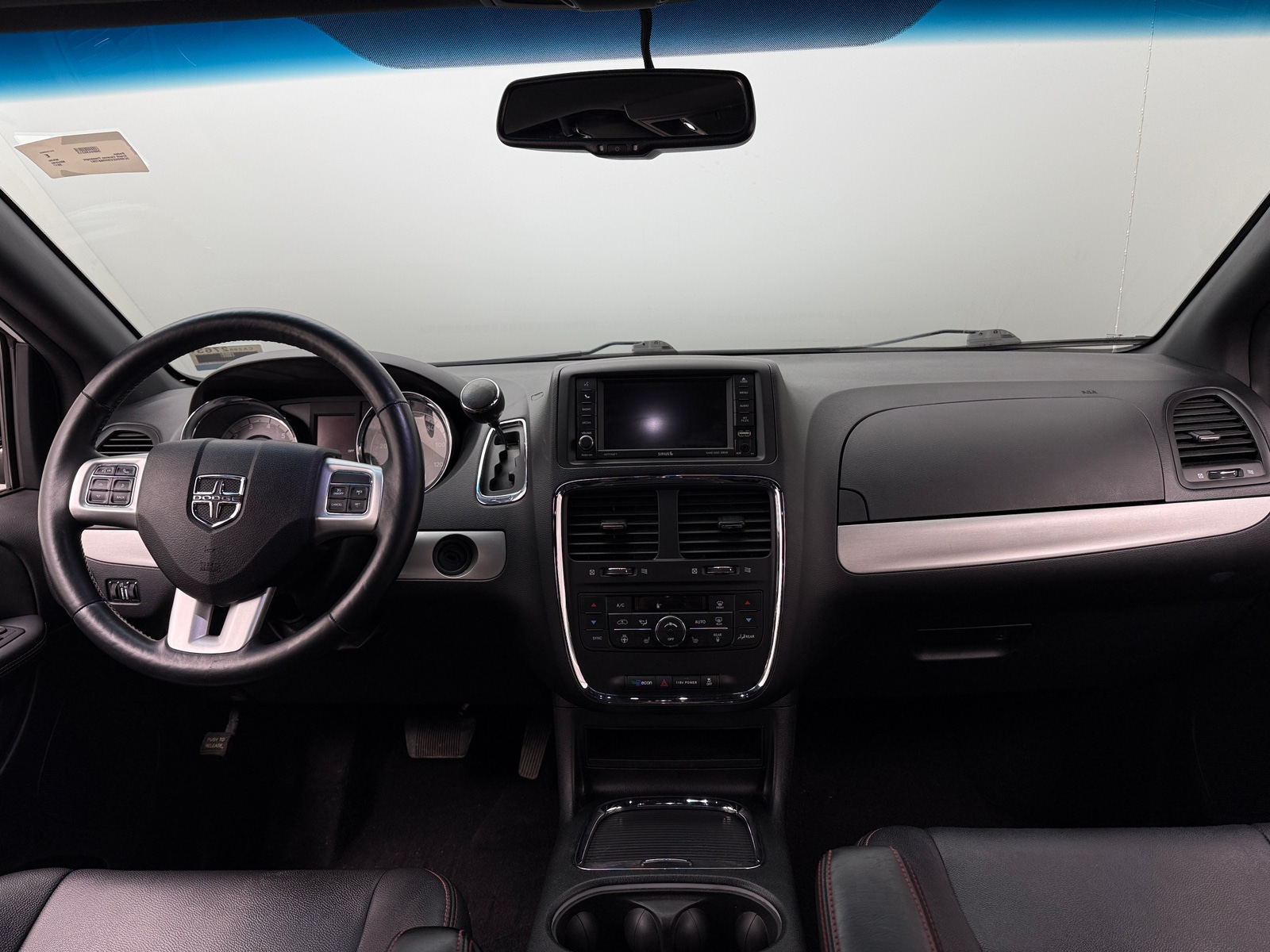 Thumbnail: 2017 Dodge Grand Caravan - 2