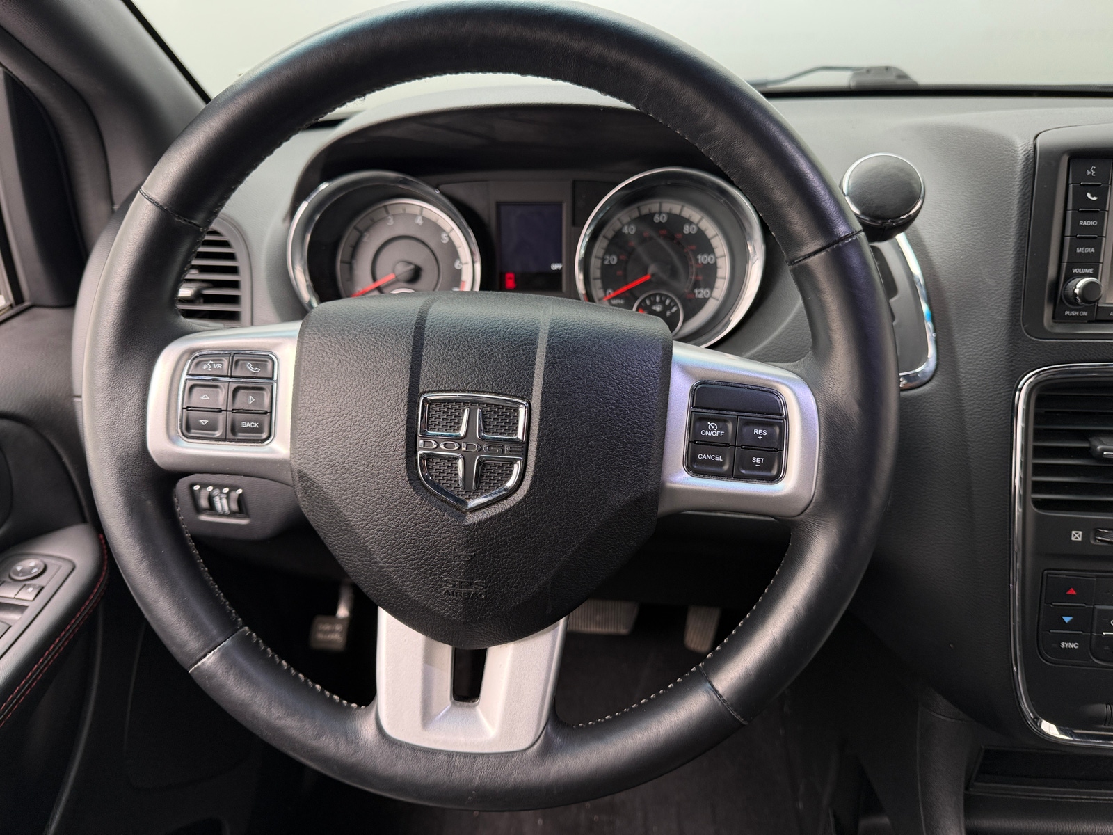 Thumbnail: 2017 Dodge Grand Caravan - 4