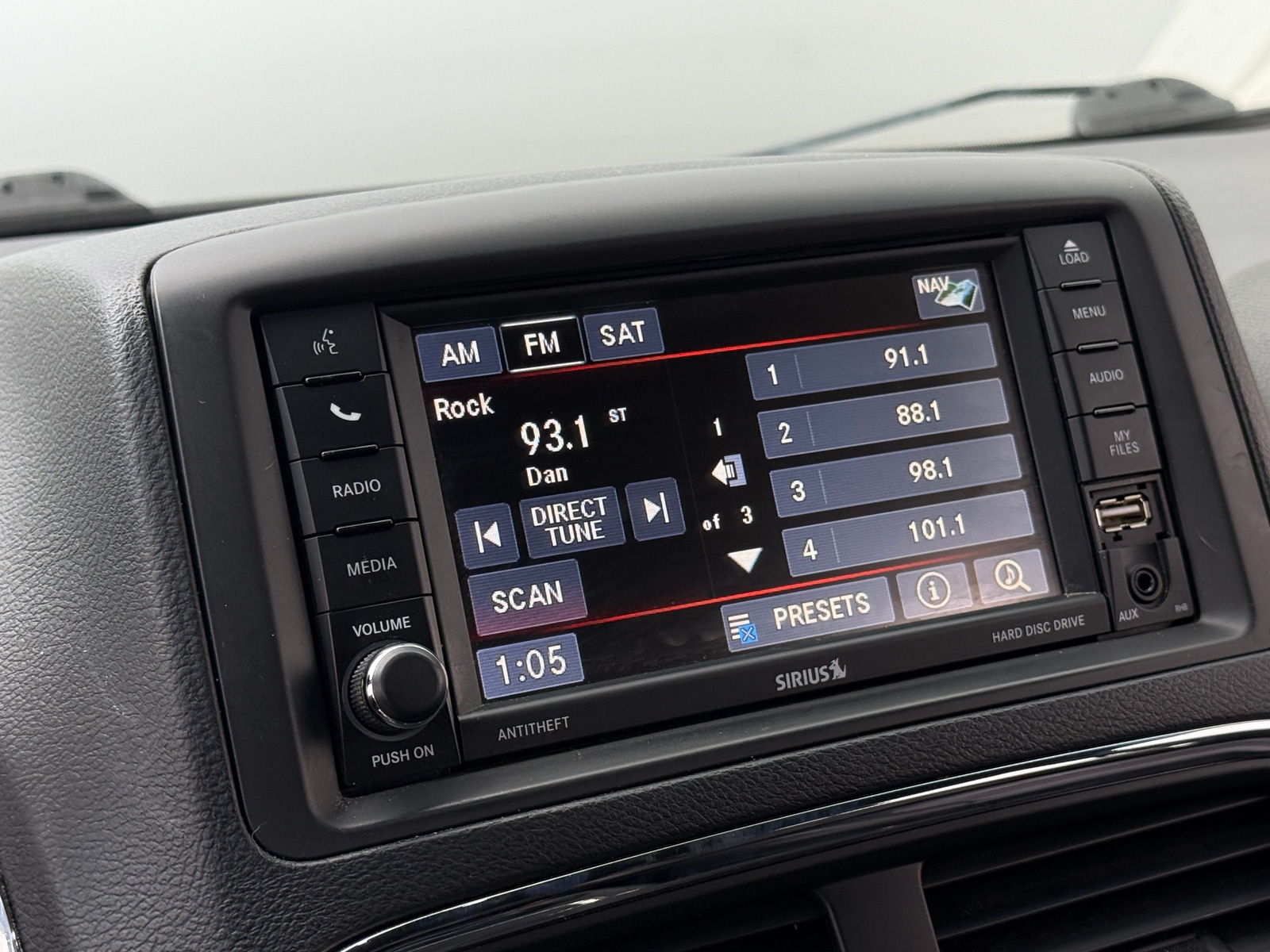 Thumbnail: 2017 Dodge Grand Caravan - 3