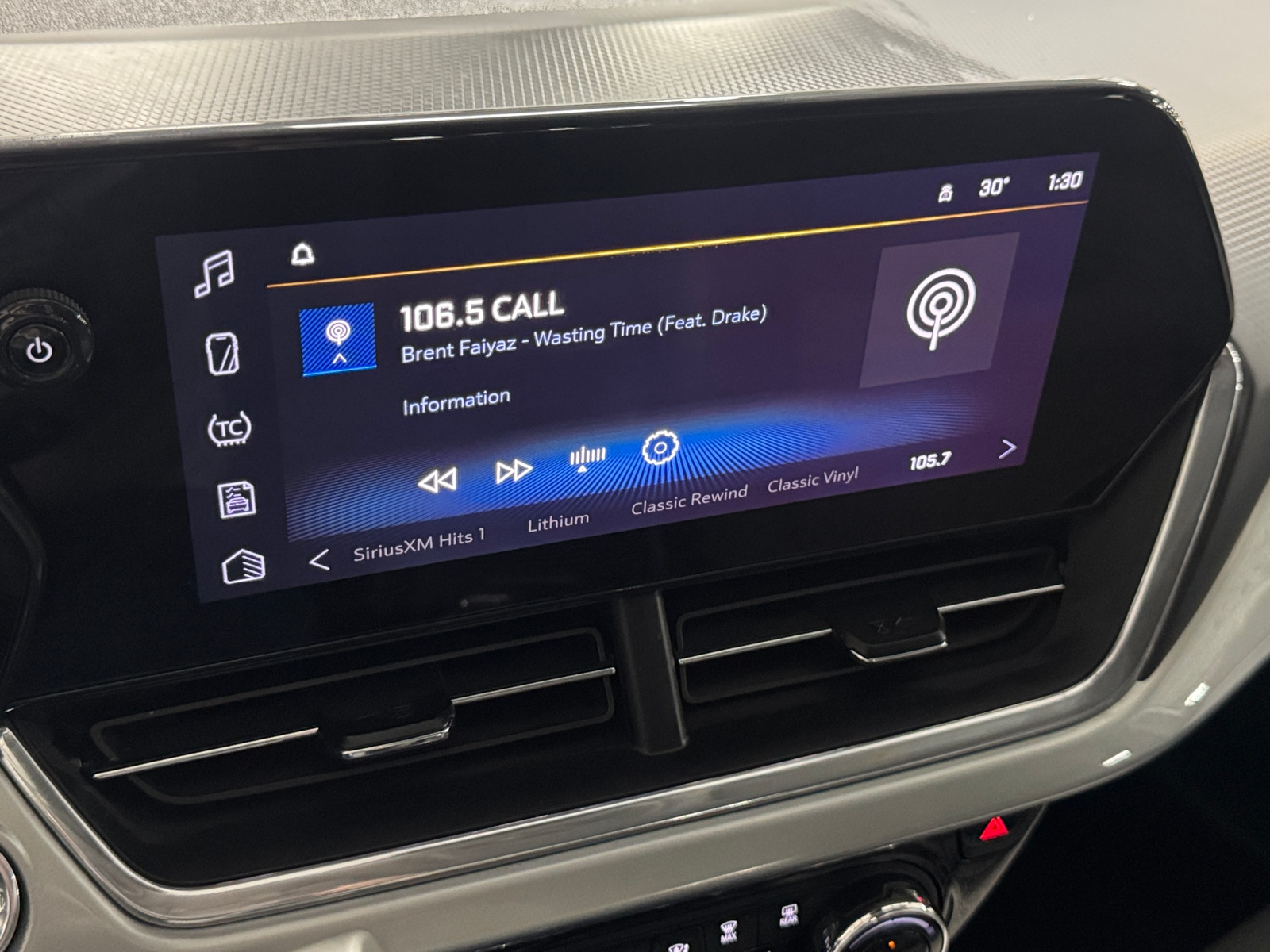 Thumbnail: 2025 Chevrolet Trax - 4