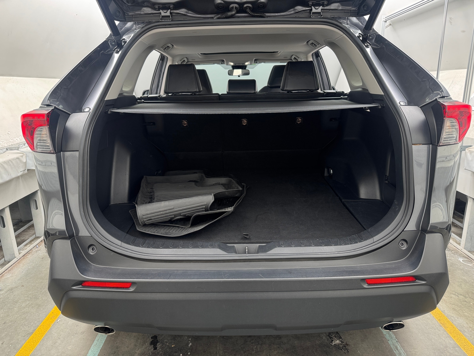 Thumbnail: 2023 Toyota RAV4 - 6