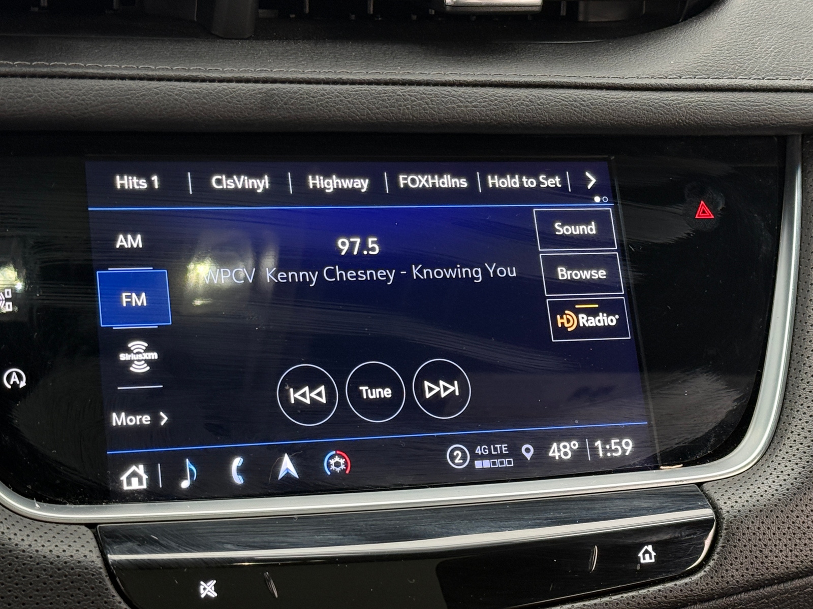 Thumbnail: 2023 Cadillac XT5 - 3