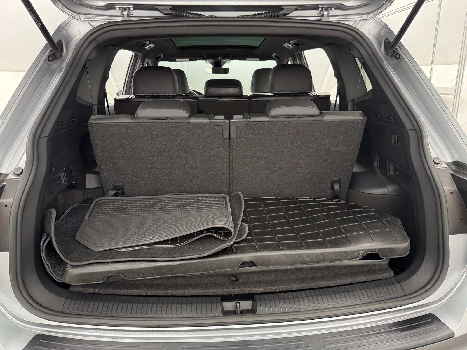 Thumbnail: 2023 Volkswagen Tiguan - 6