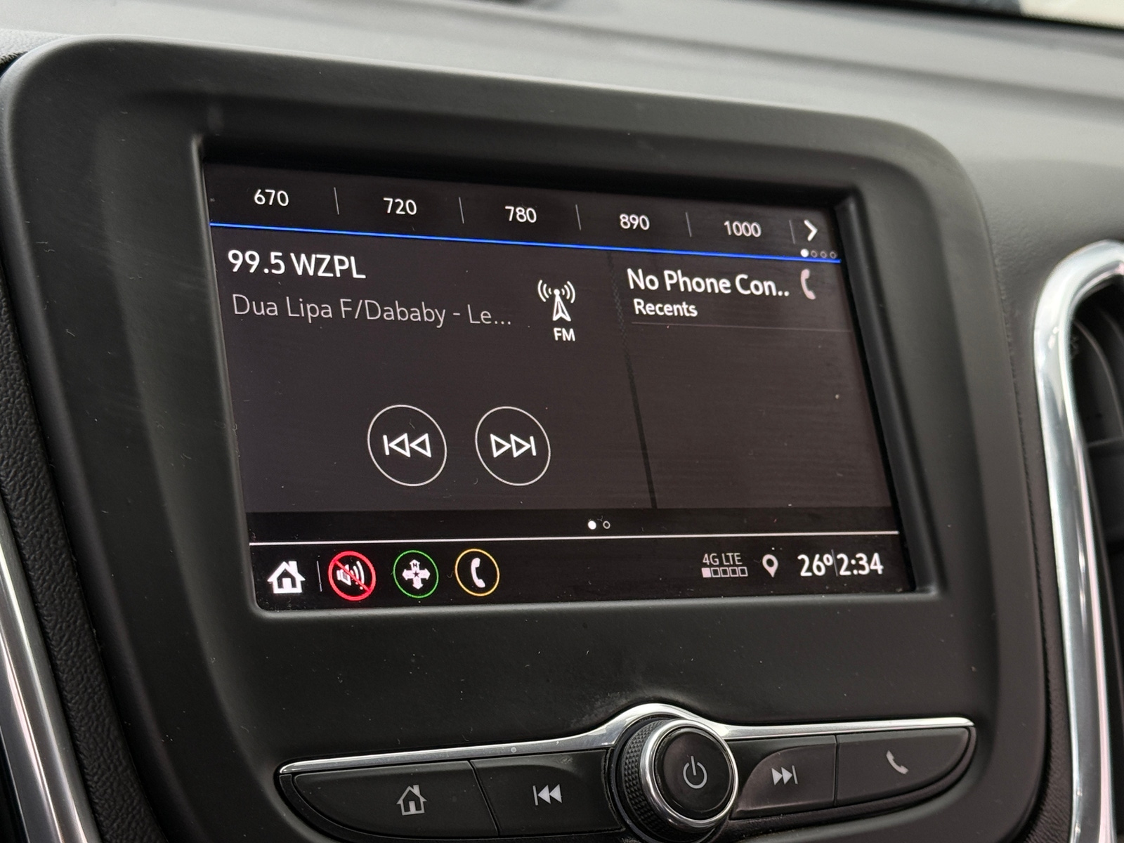 Thumbnail: 2020 Chevrolet Equinox - 4