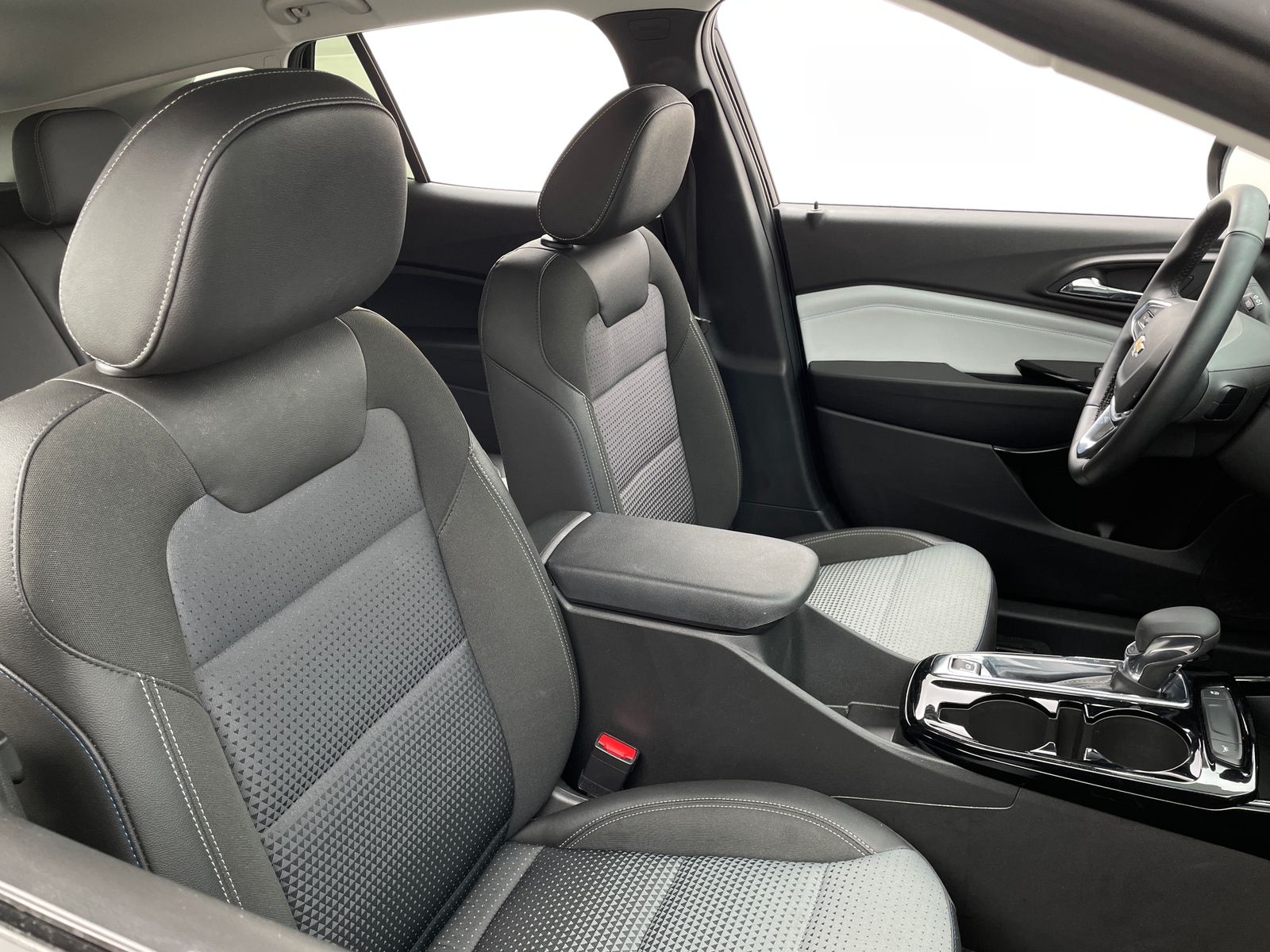 Thumbnail: 2025 Chevrolet Trax - 2