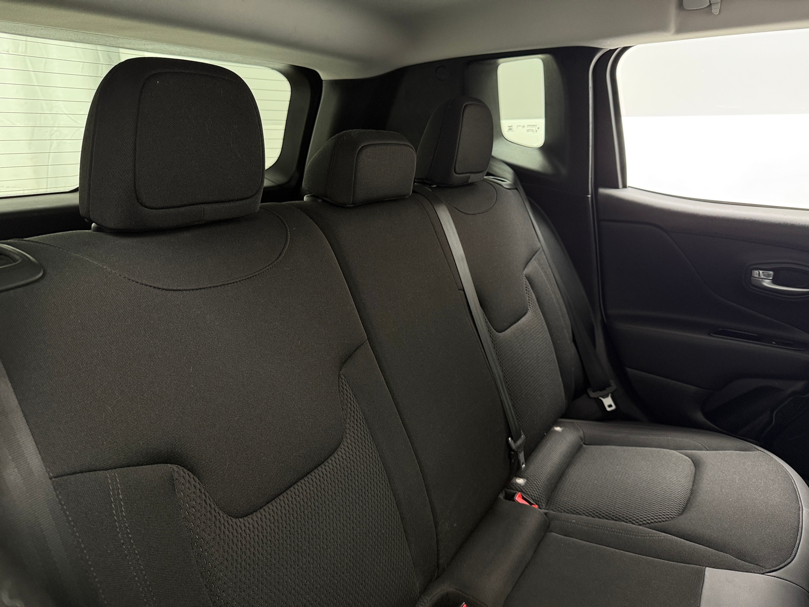 Thumbnail: 2018 Jeep Renegade - 6