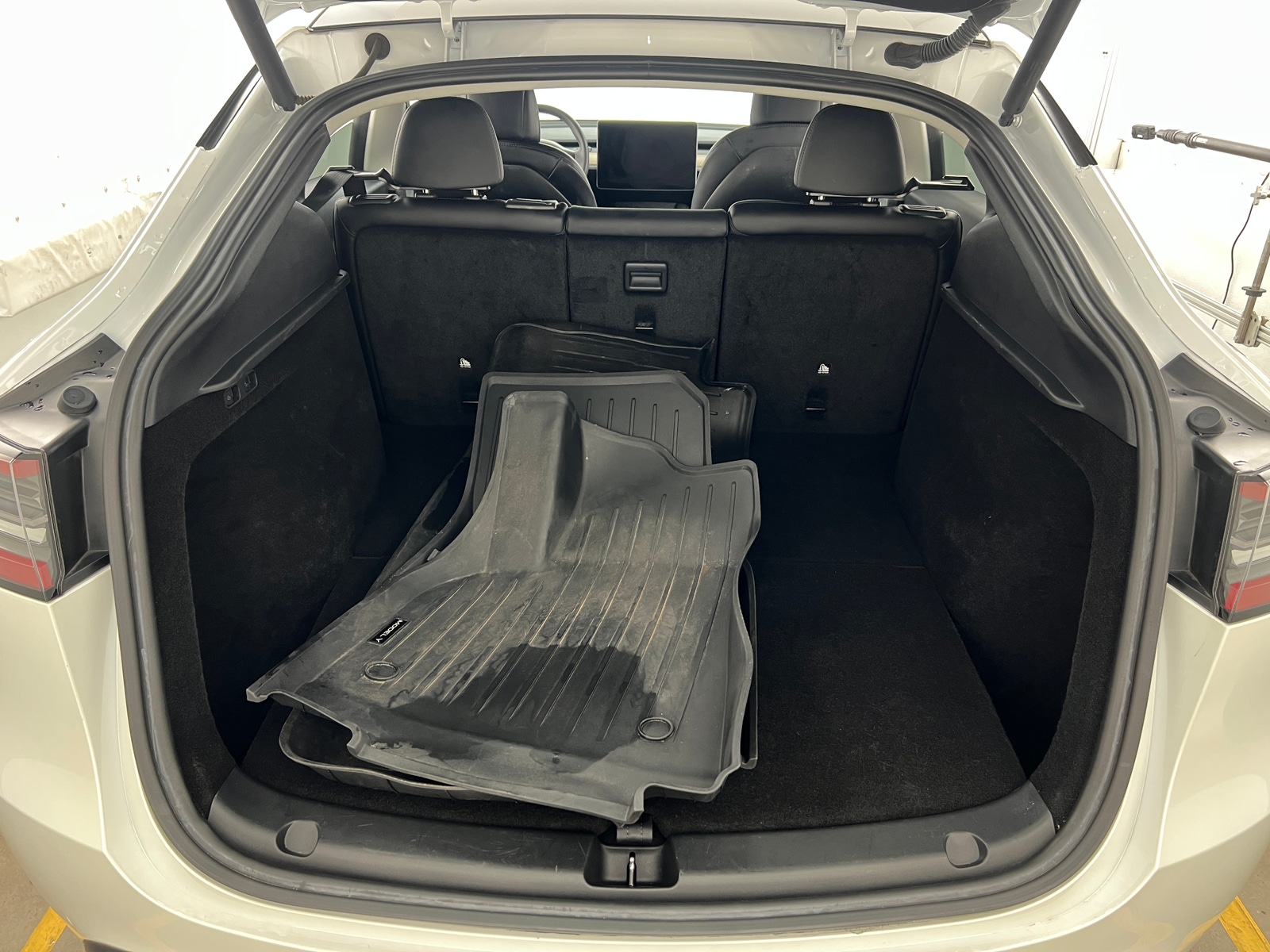 Thumbnail: 2023 Tesla Model Y - 6