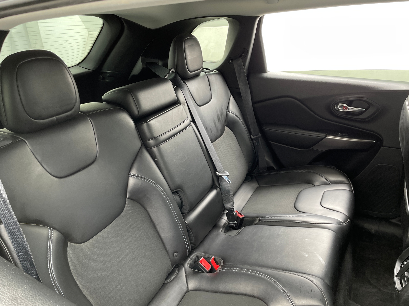 Thumbnail: 2019 Jeep Cherokee - 5