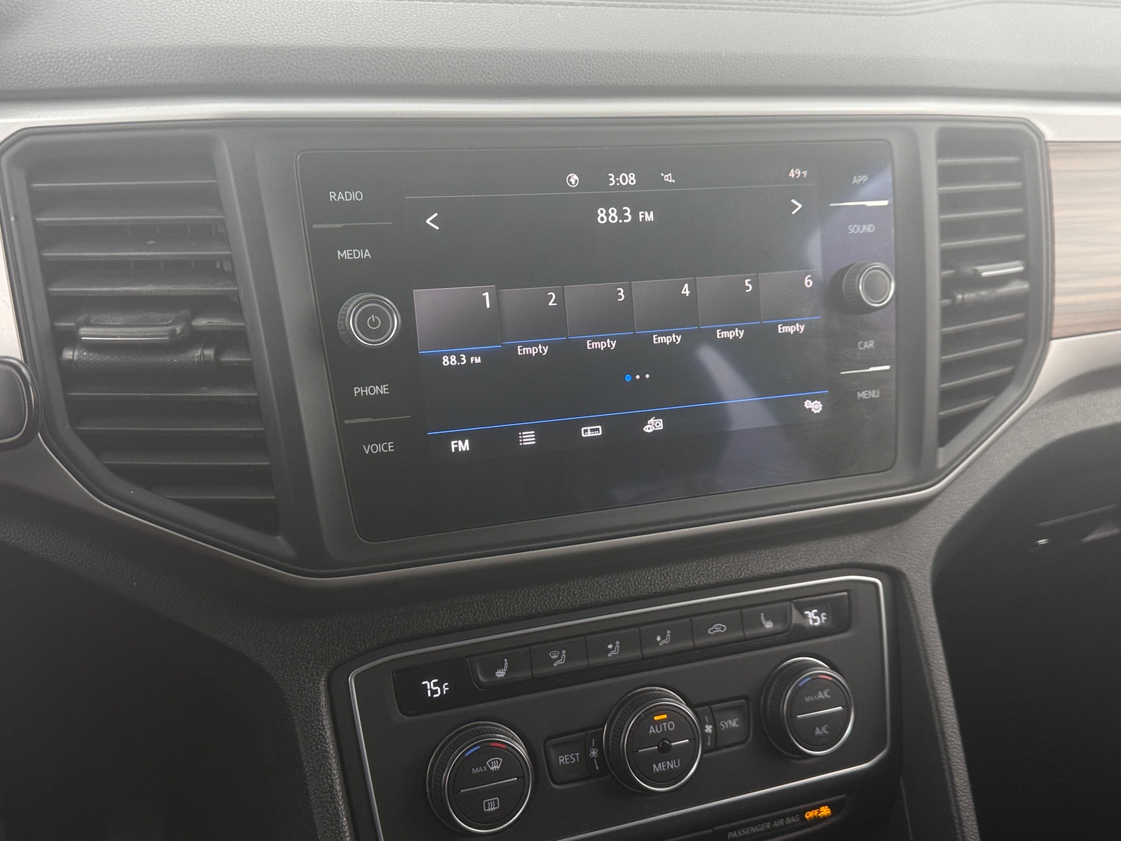 Thumbnail: 2021 Volkswagen Atlas - 3