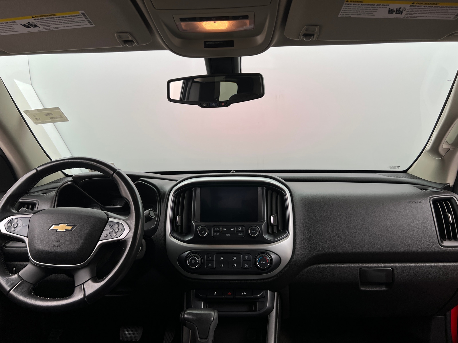 Thumbnail: 2017 Chevrolet Colorado - 3