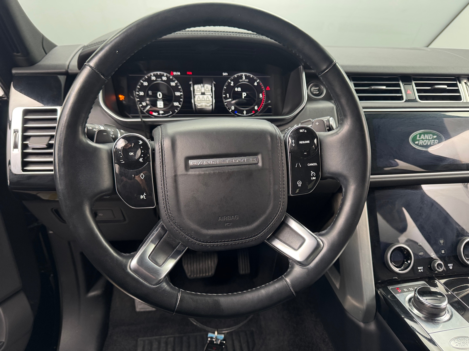 Thumbnail: 2018 Land Rover Range Rover - 4