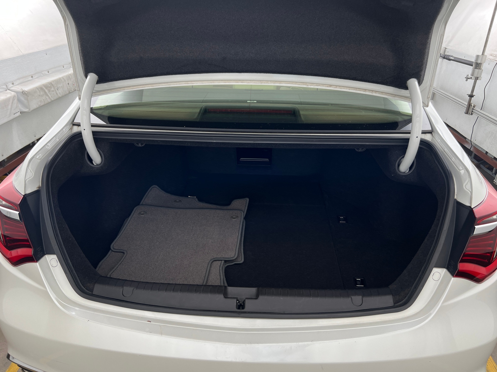 Thumbnail: 2020 Acura RLX - 6