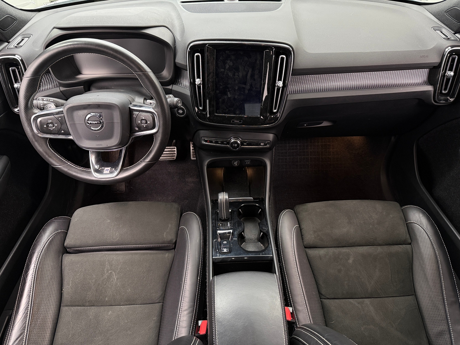 Thumbnail: 2020 Volvo XC40 - 2