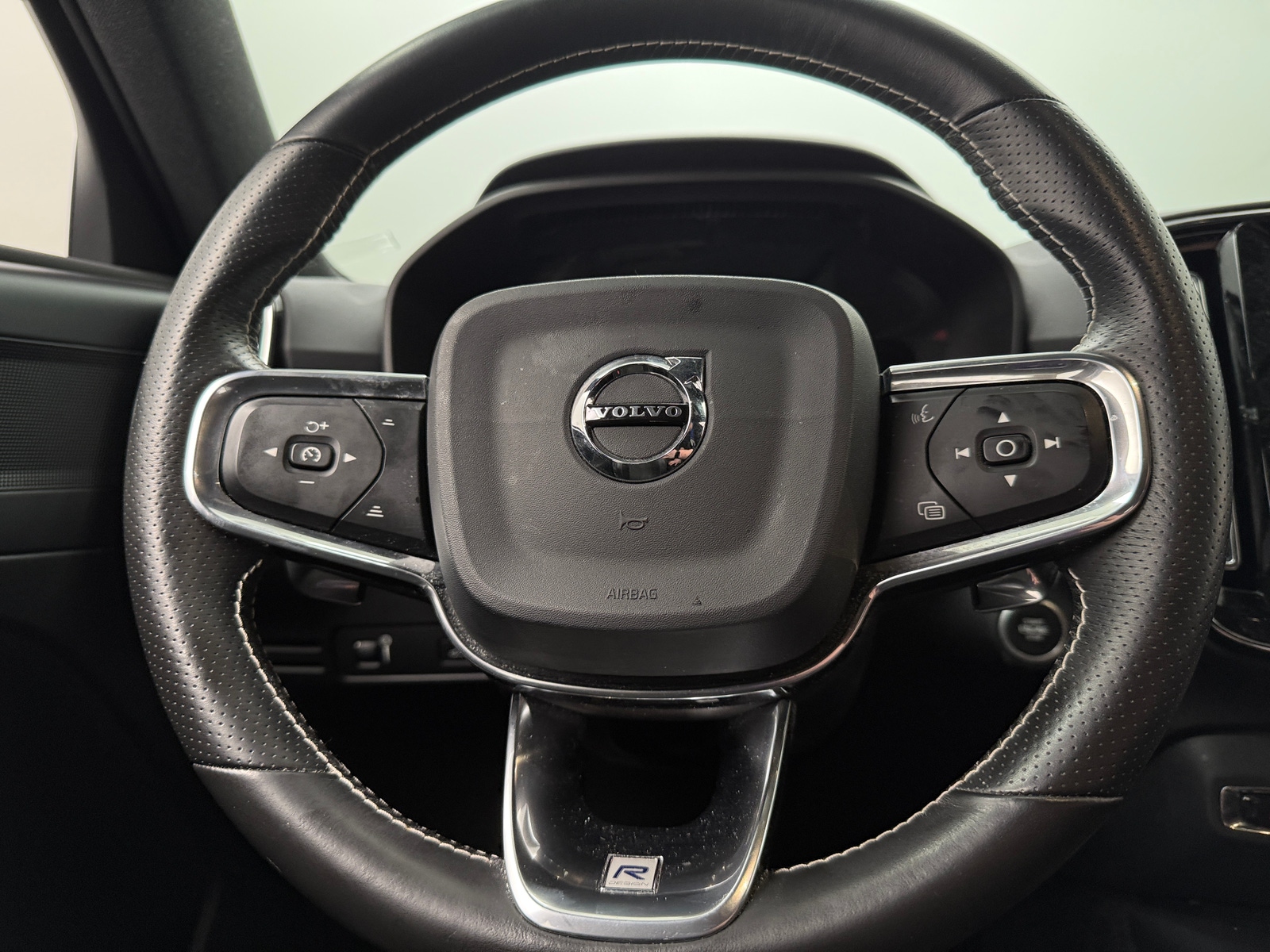 Thumbnail: 2020 Volvo XC40 - 4