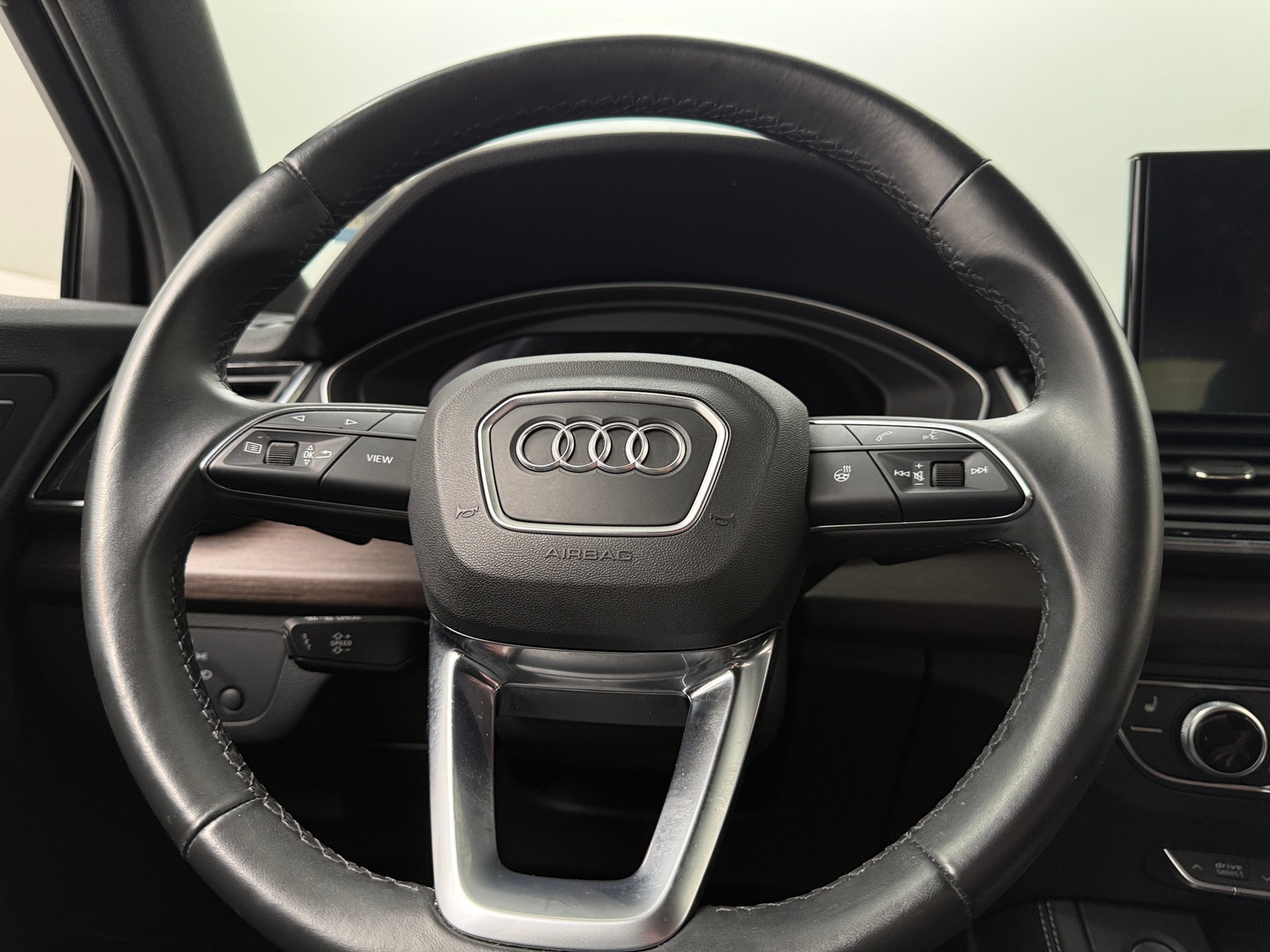 Thumbnail: 2022 Audi Q5 - 4