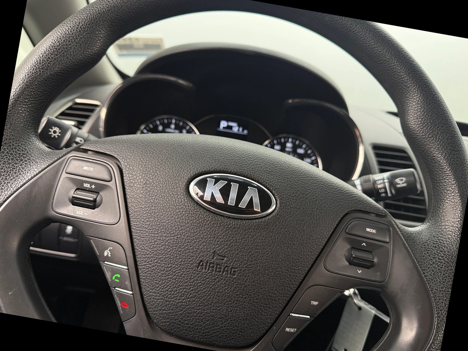 Thumbnail: 2017 Kia Forte - 5