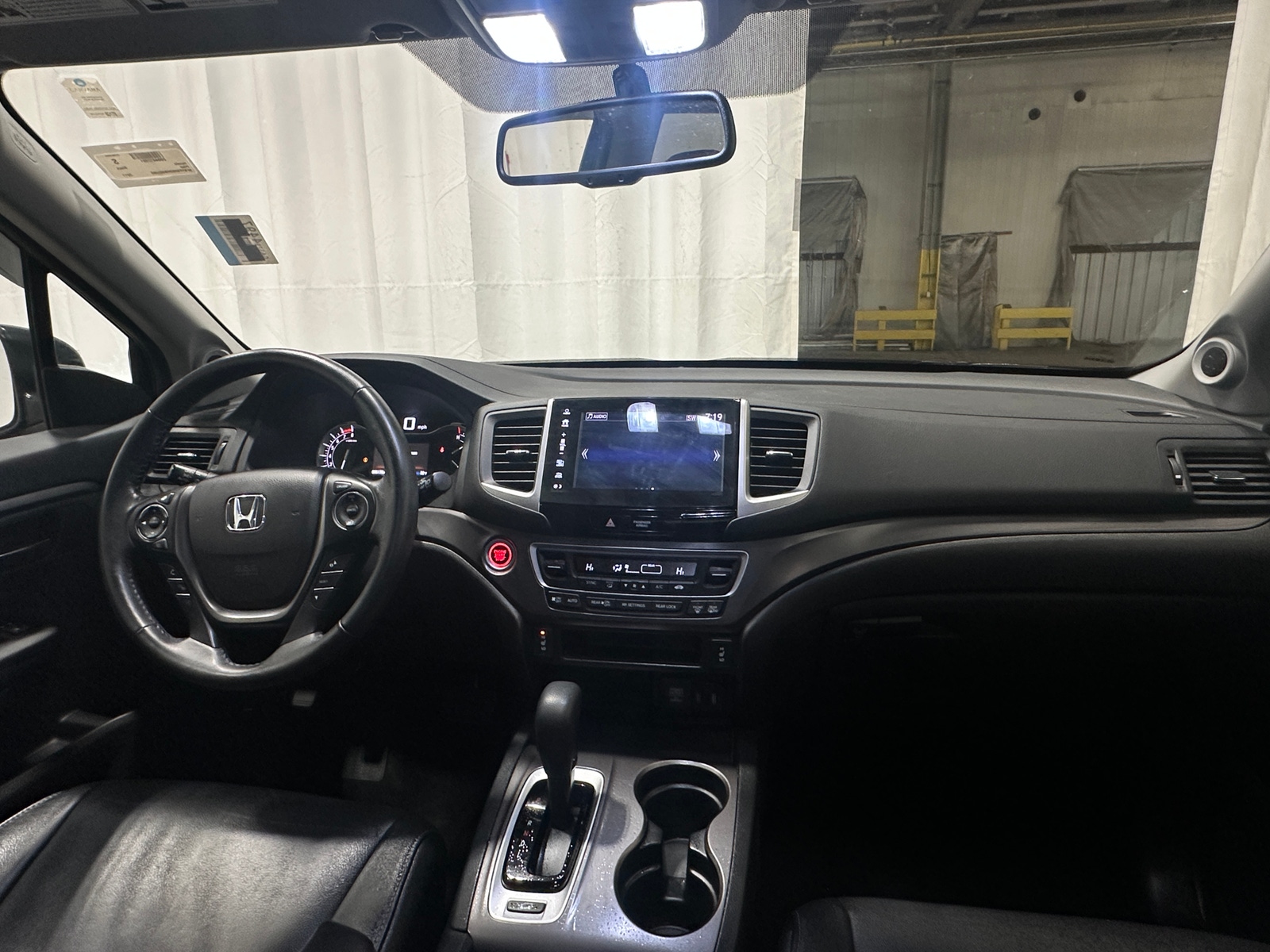 Thumbnail: 2017 Honda Pilot - 2