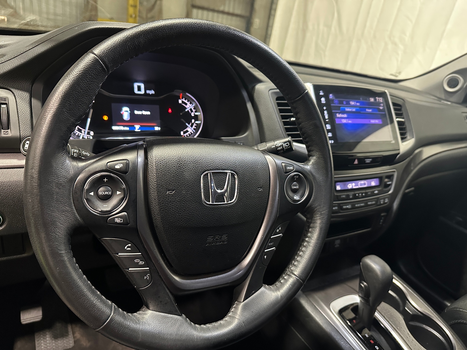 Thumbnail: 2017 Honda Pilot - 4