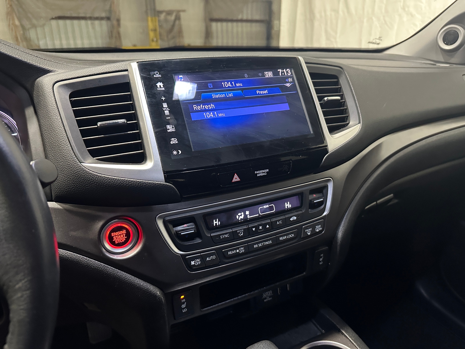 Thumbnail: 2017 Honda Pilot - 3