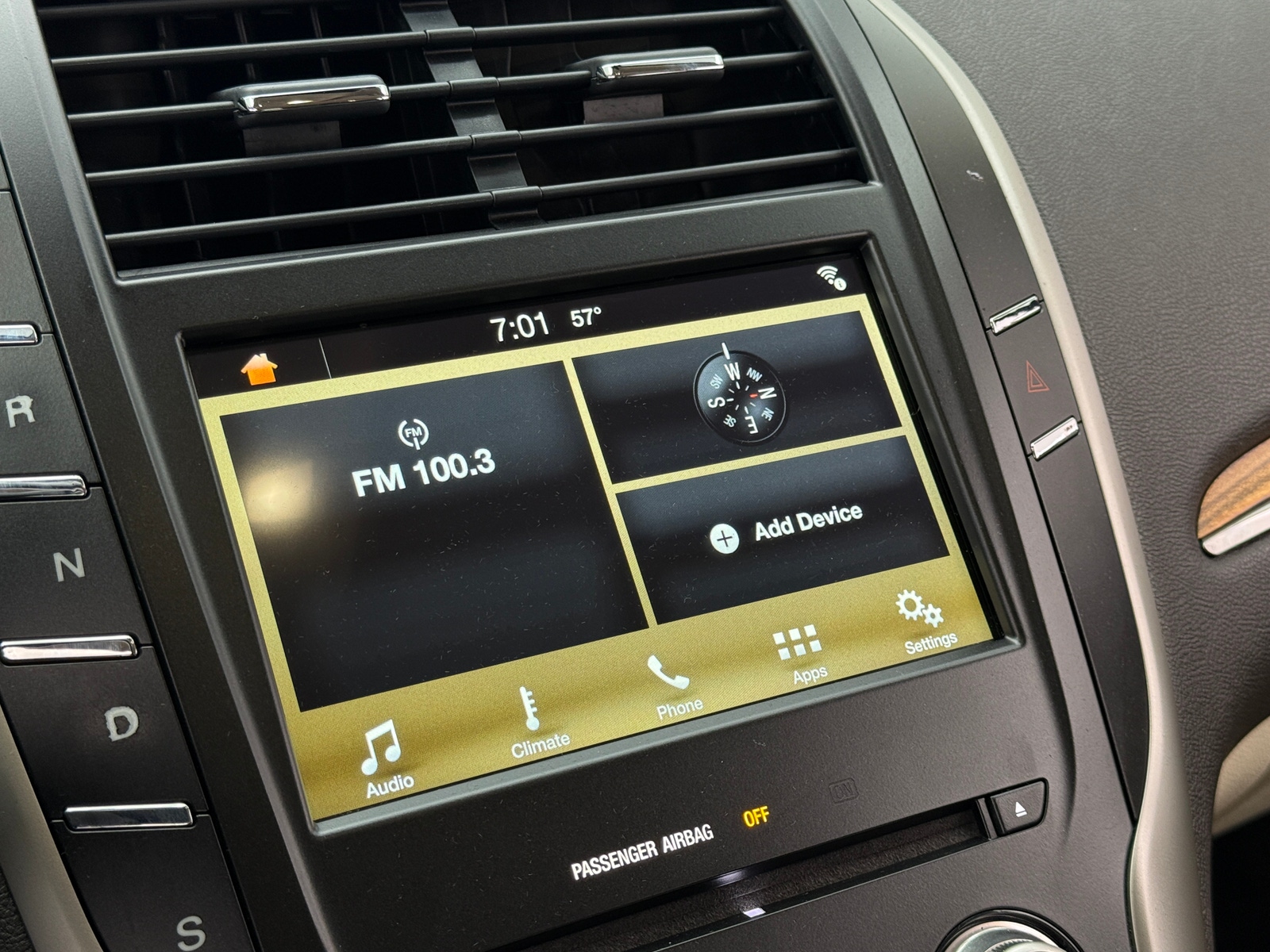 Thumbnail: 2016 Lincoln MKC - 3