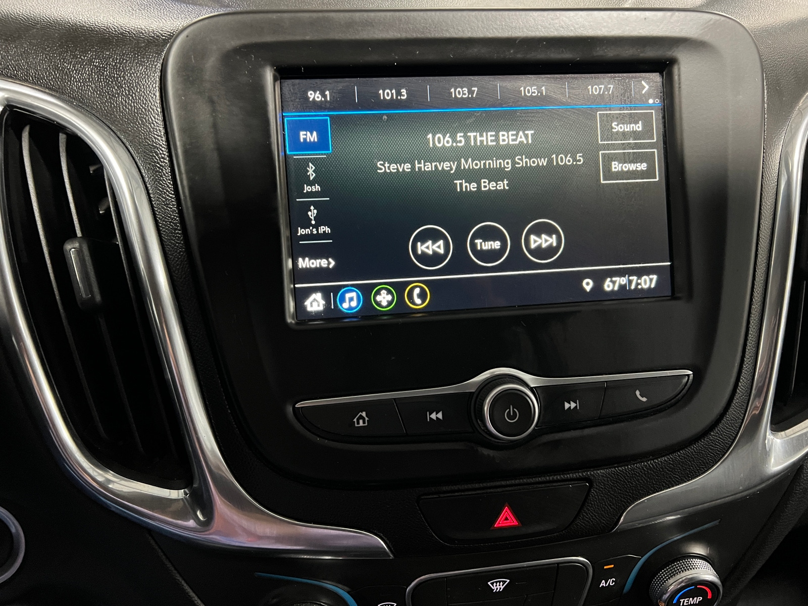 Thumbnail: 2019 Chevrolet Equinox - 4