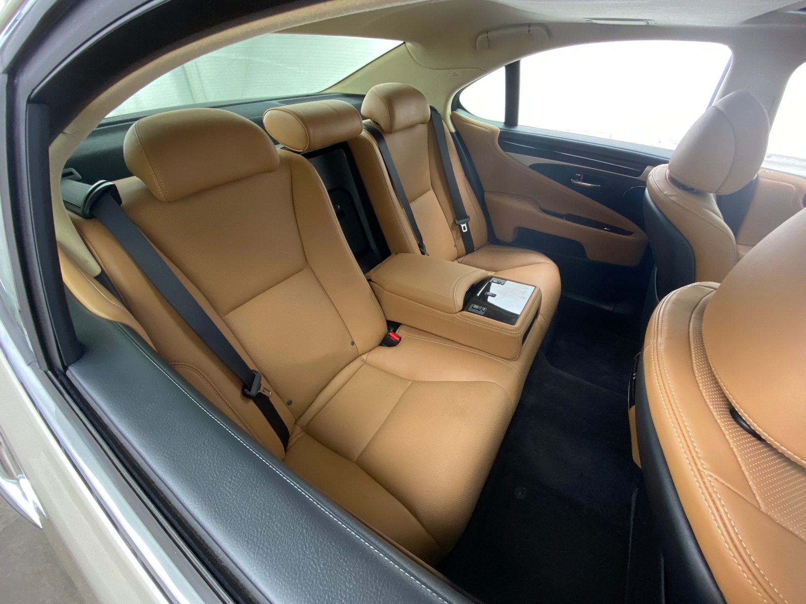 Thumbnail: 2015 Lexus LS - 5