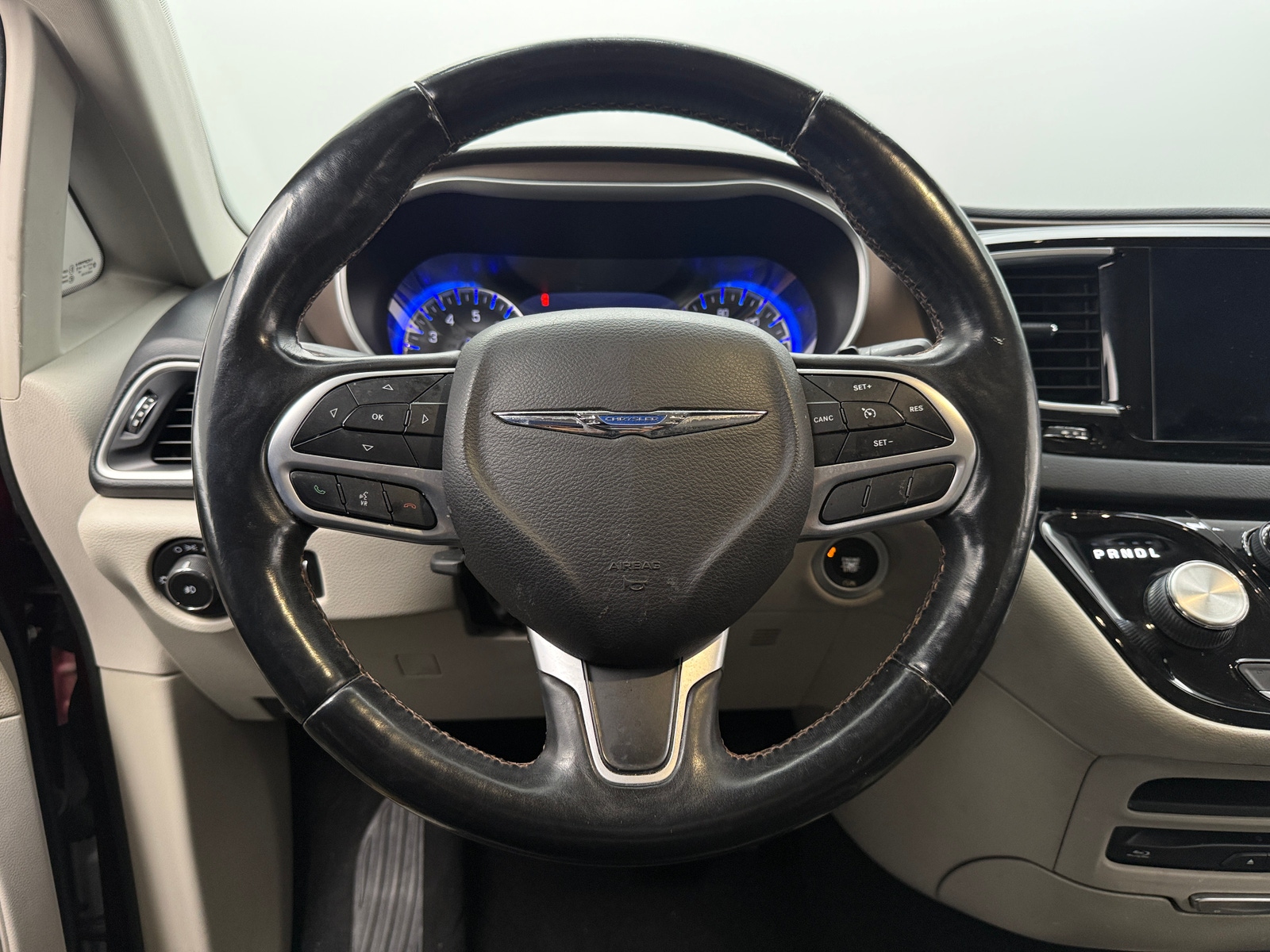 Thumbnail: 2018 Chrysler Pacifica - 4