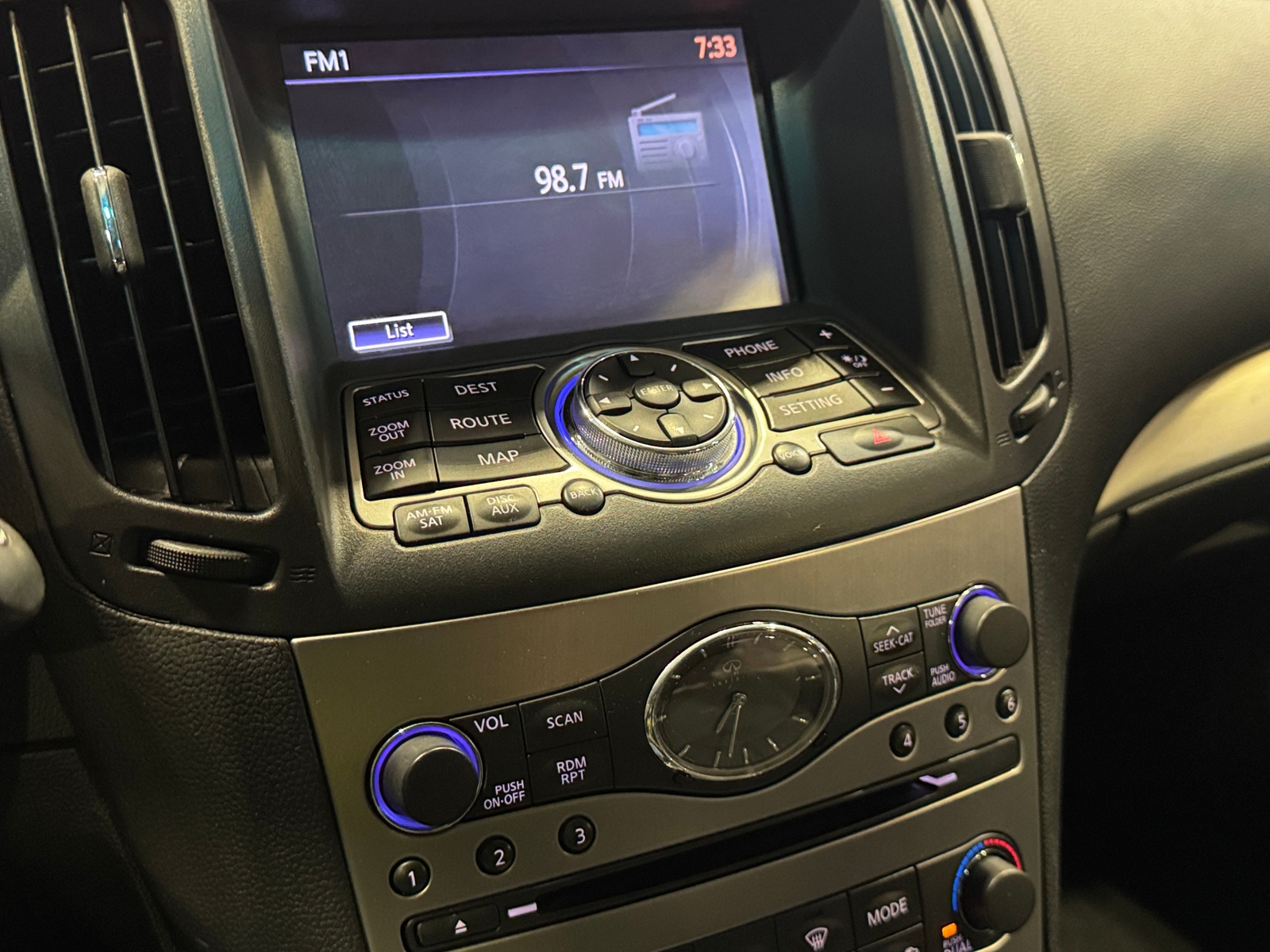 Thumbnail: 2010 INFINITI G37 - 3