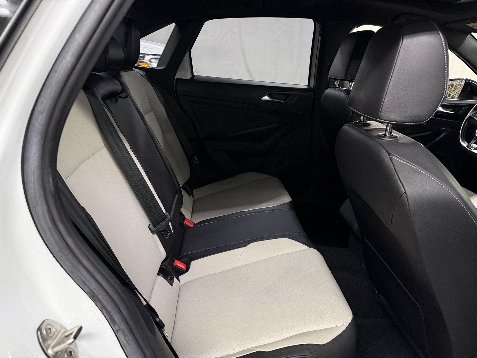 Thumbnail: 2019 Volkswagen Jetta - 5