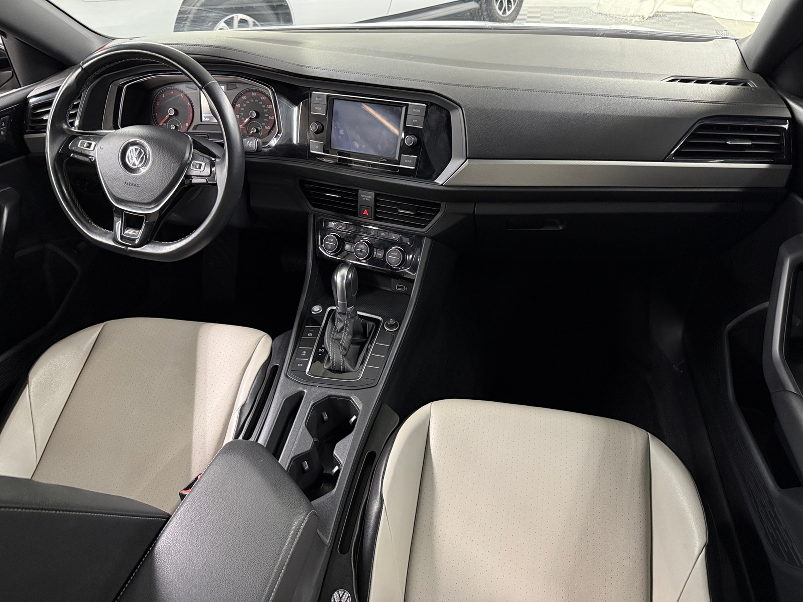 Thumbnail: 2019 Volkswagen Jetta - 2