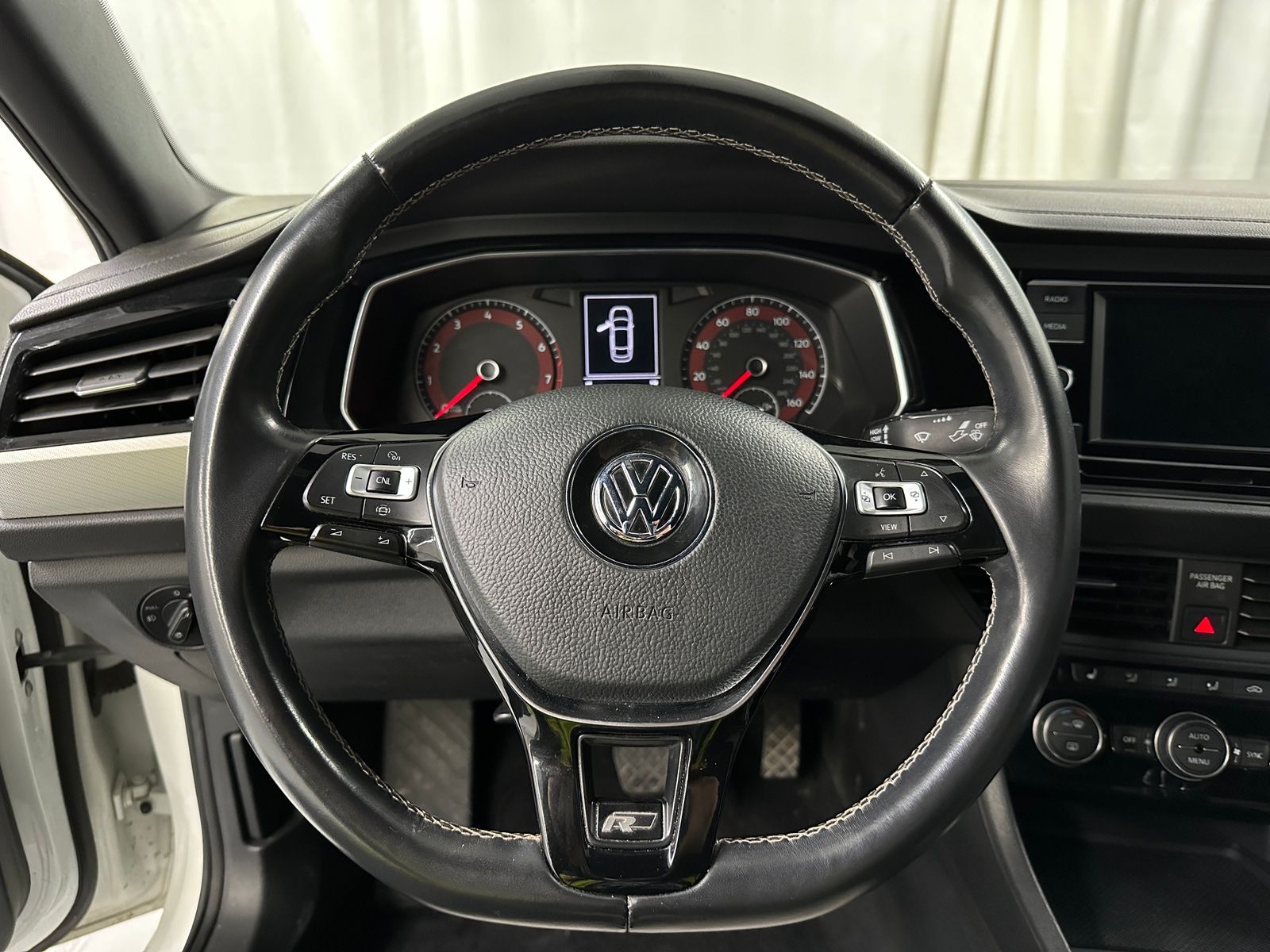 Thumbnail: 2019 Volkswagen Jetta - 4