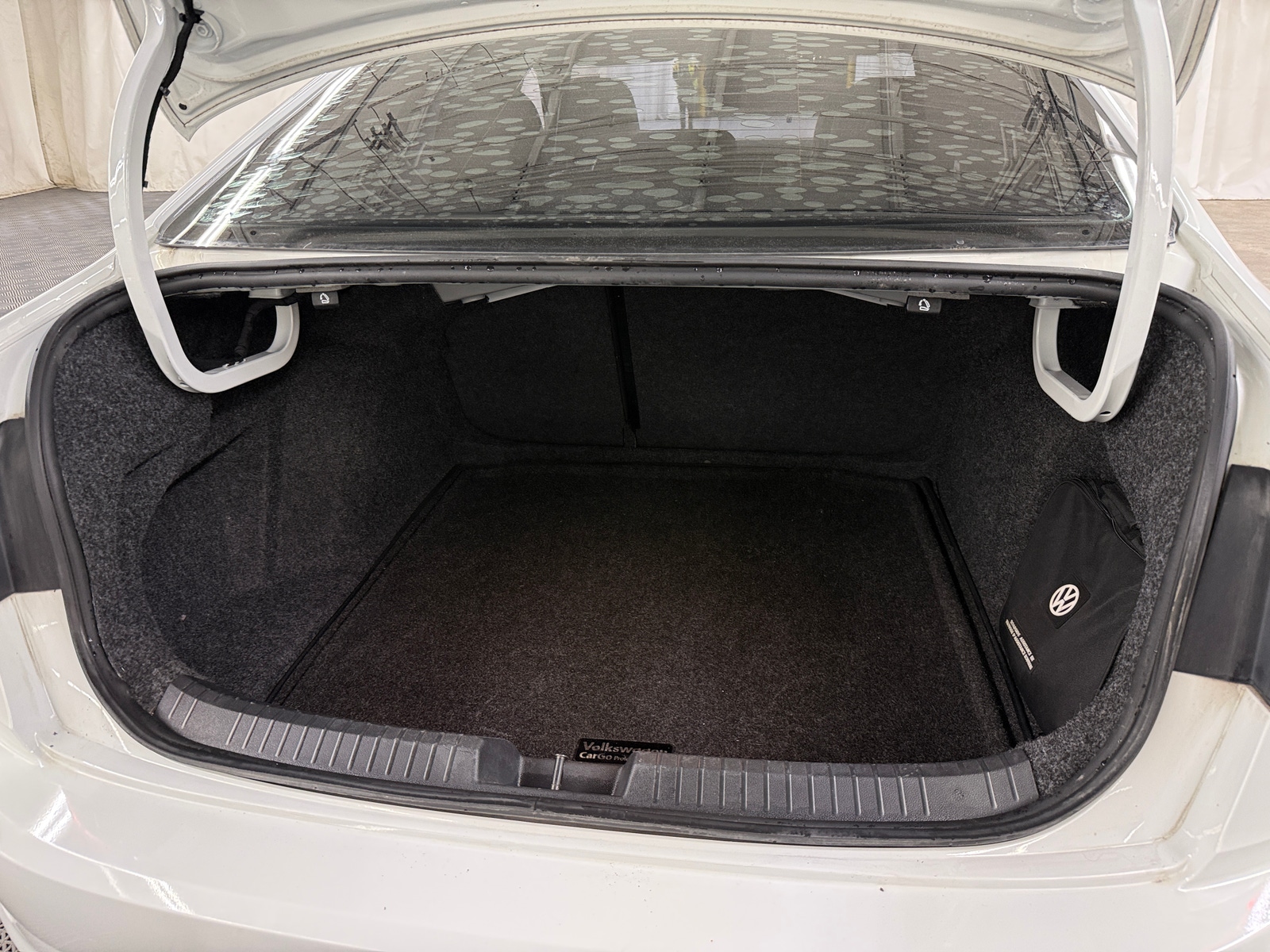 Thumbnail: 2019 Volkswagen Jetta - 6