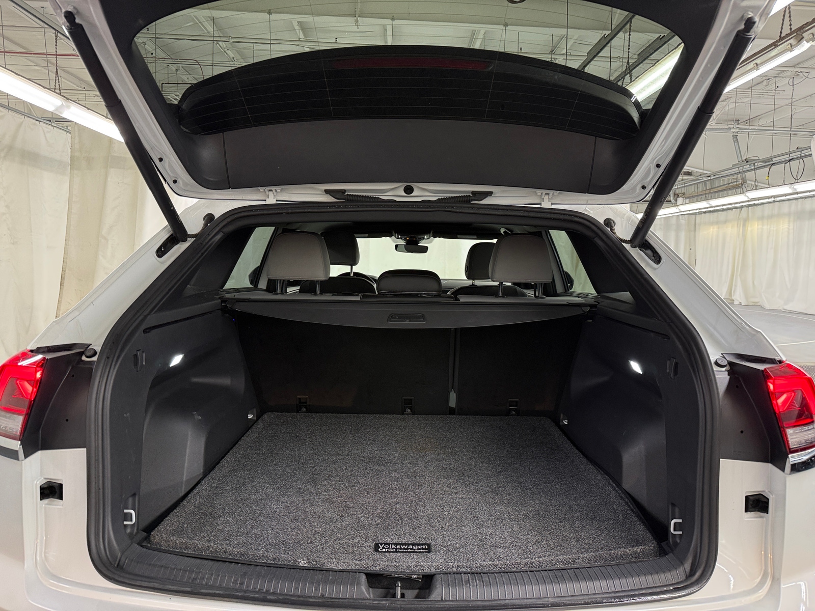 Thumbnail: 2024 Volkswagen Atlas - 6