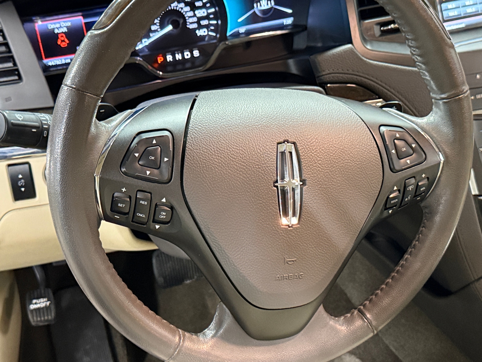 Thumbnail: 2014 Lincoln MKS - 4