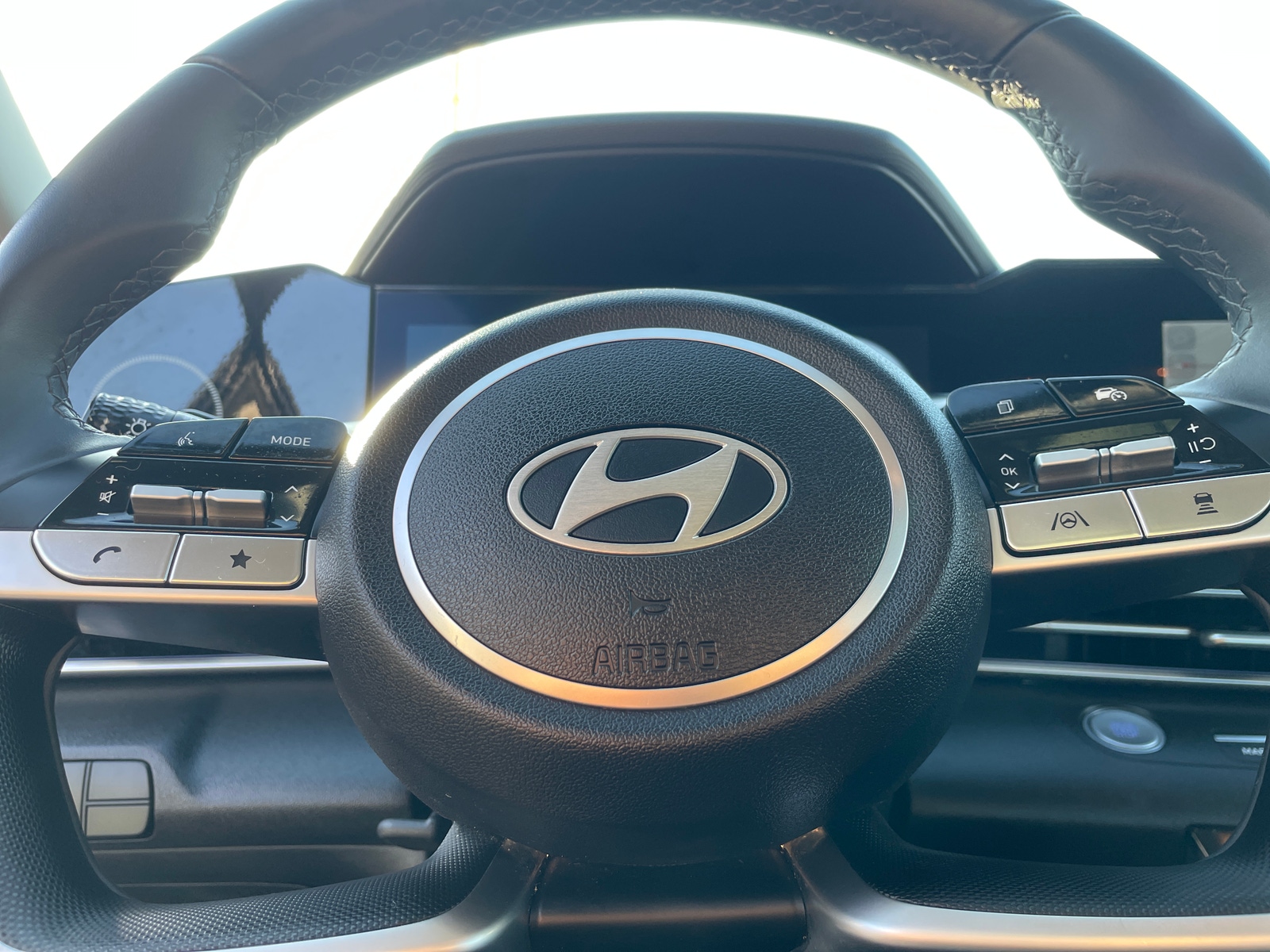 Thumbnail: 2025 Hyundai Elantra - 4