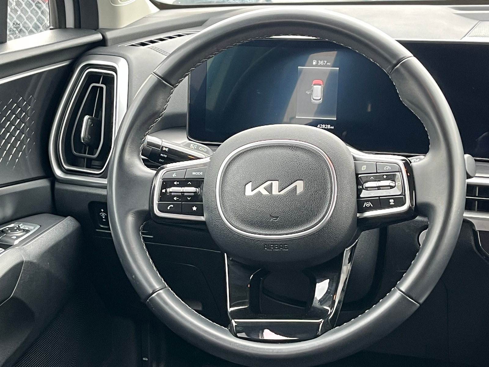 Thumbnail: 2024 Kia Sorento - 4