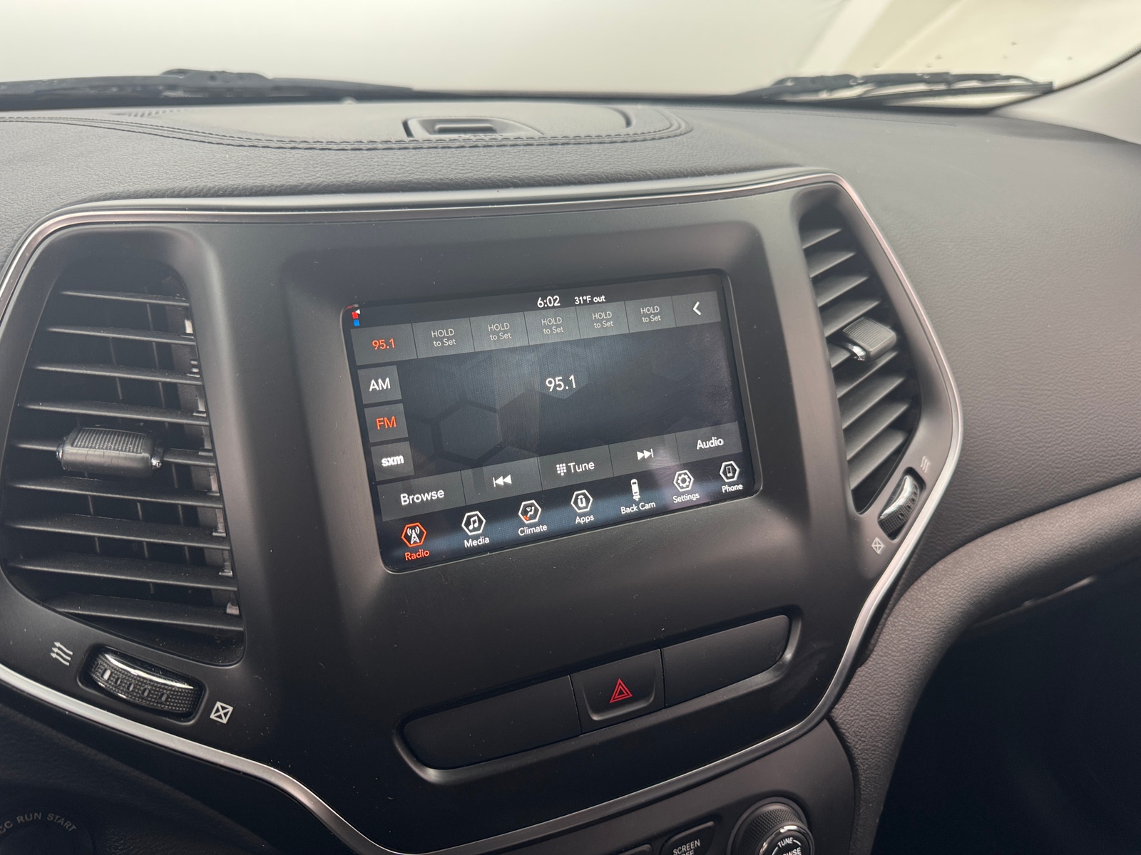 Thumbnail: 2019 Jeep Cherokee - 4