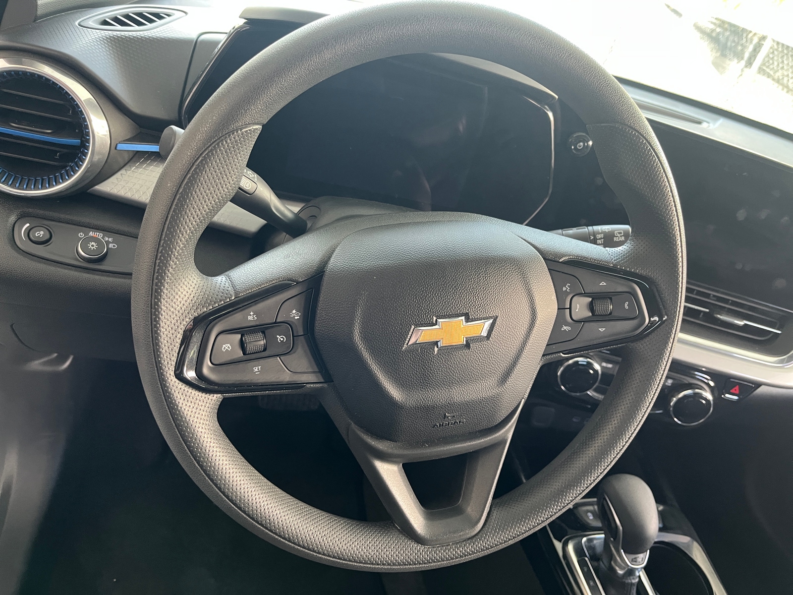 Thumbnail: 2025 Chevrolet Trax - 5