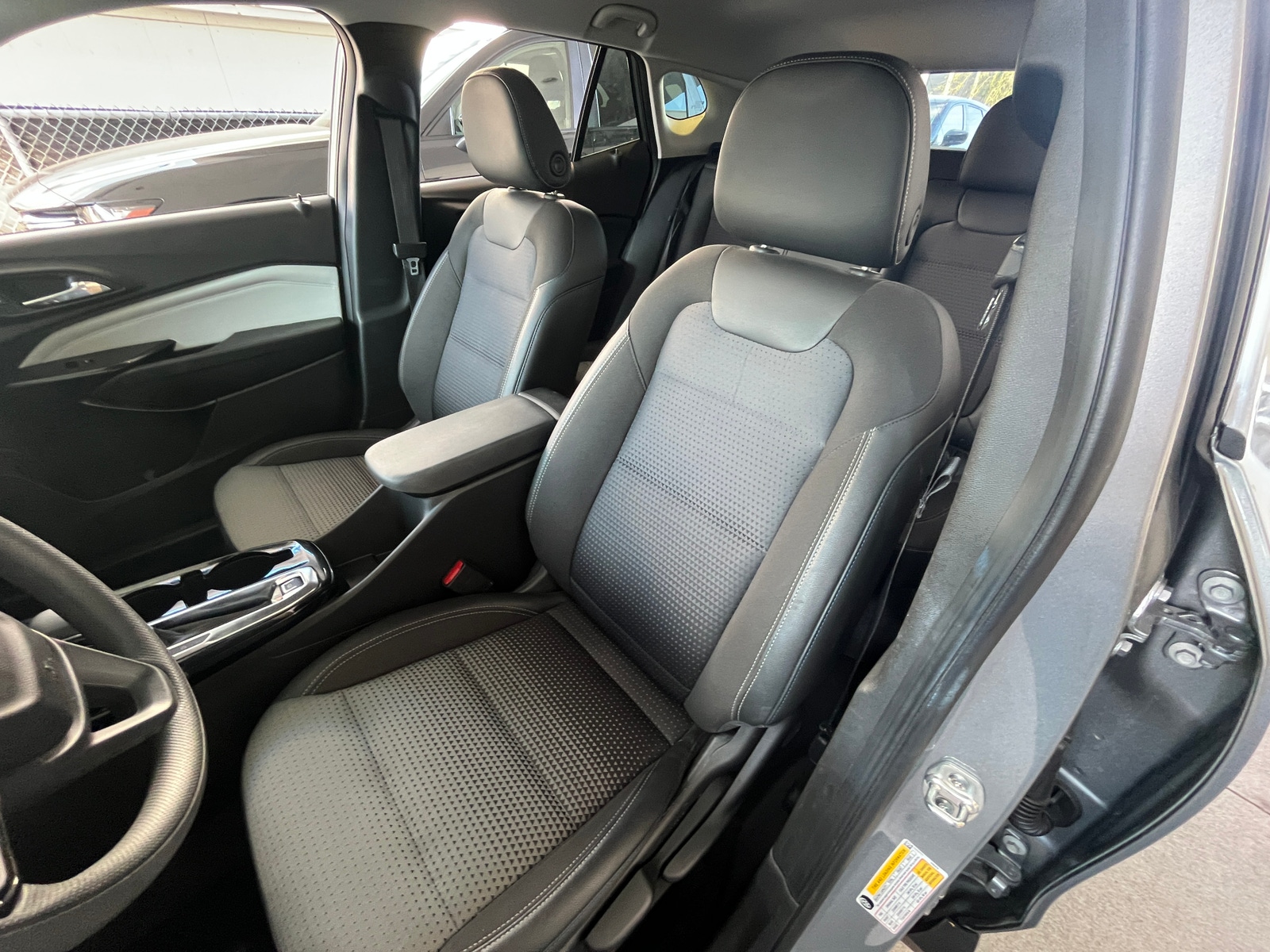 Thumbnail: 2025 Chevrolet Trax - 2