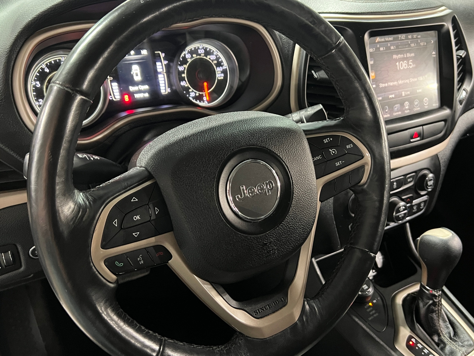 Thumbnail: 2016 Jeep Cherokee - 5