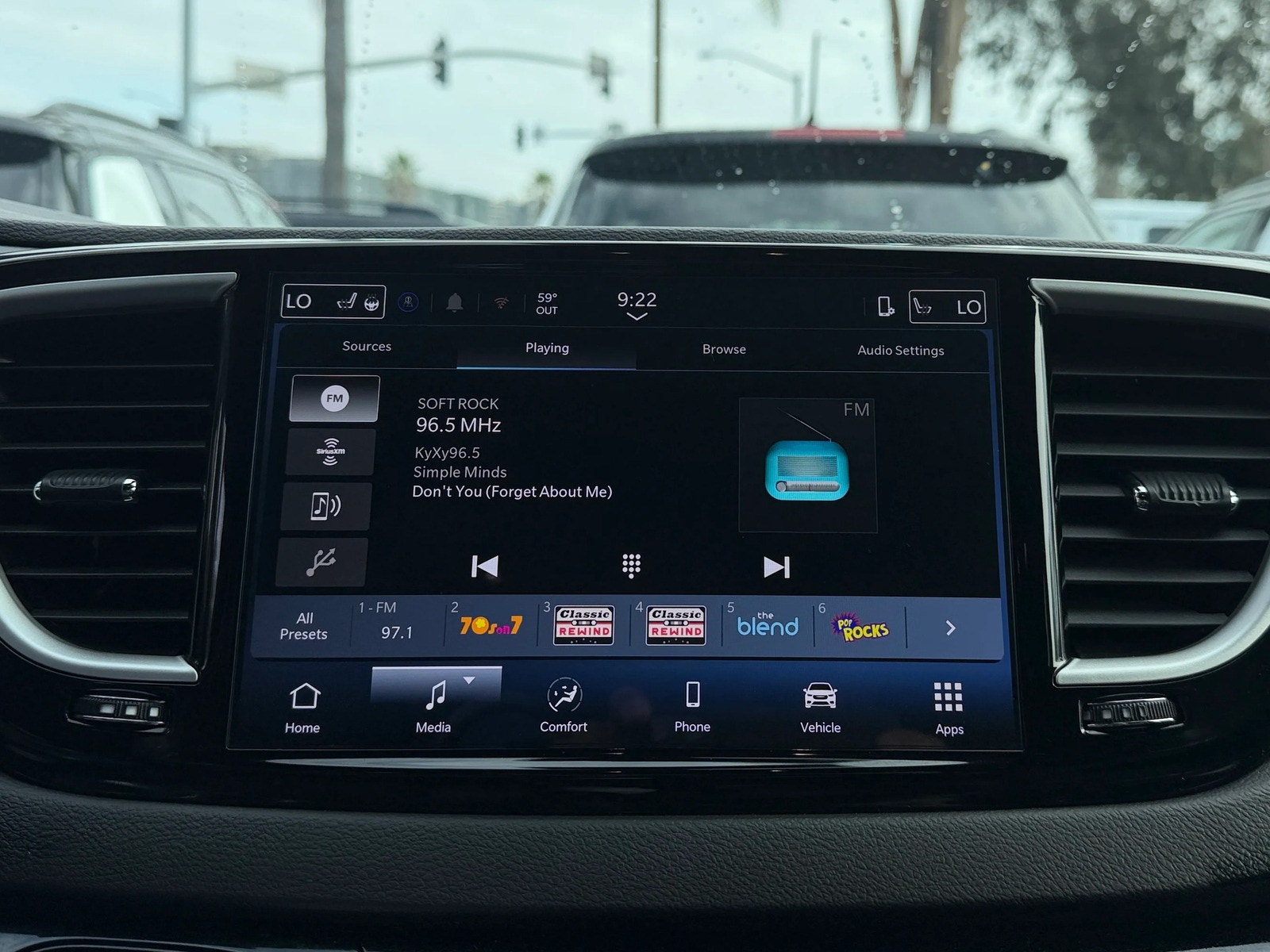 Thumbnail: 2025 Chrysler Pacifica - 3