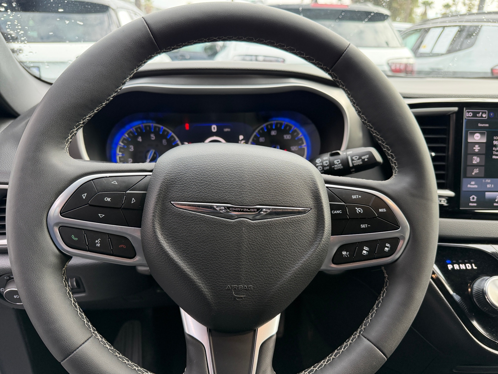 Thumbnail: 2025 Chrysler Pacifica - 4