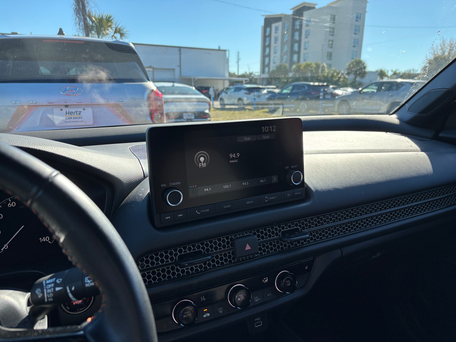 Thumbnail: 2025 Honda HR-V - 4