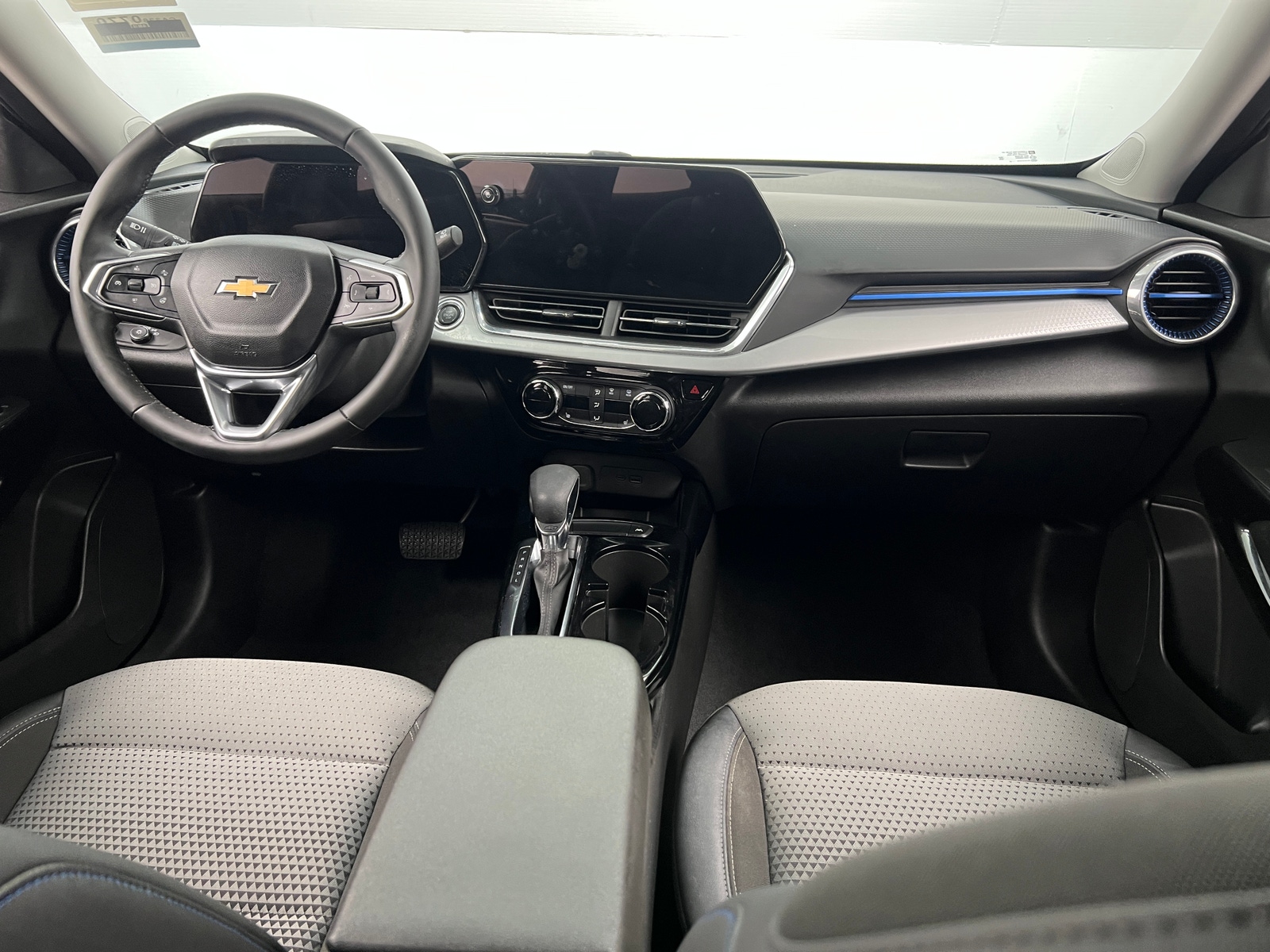 Thumbnail: 2025 Chevrolet Trax - 3